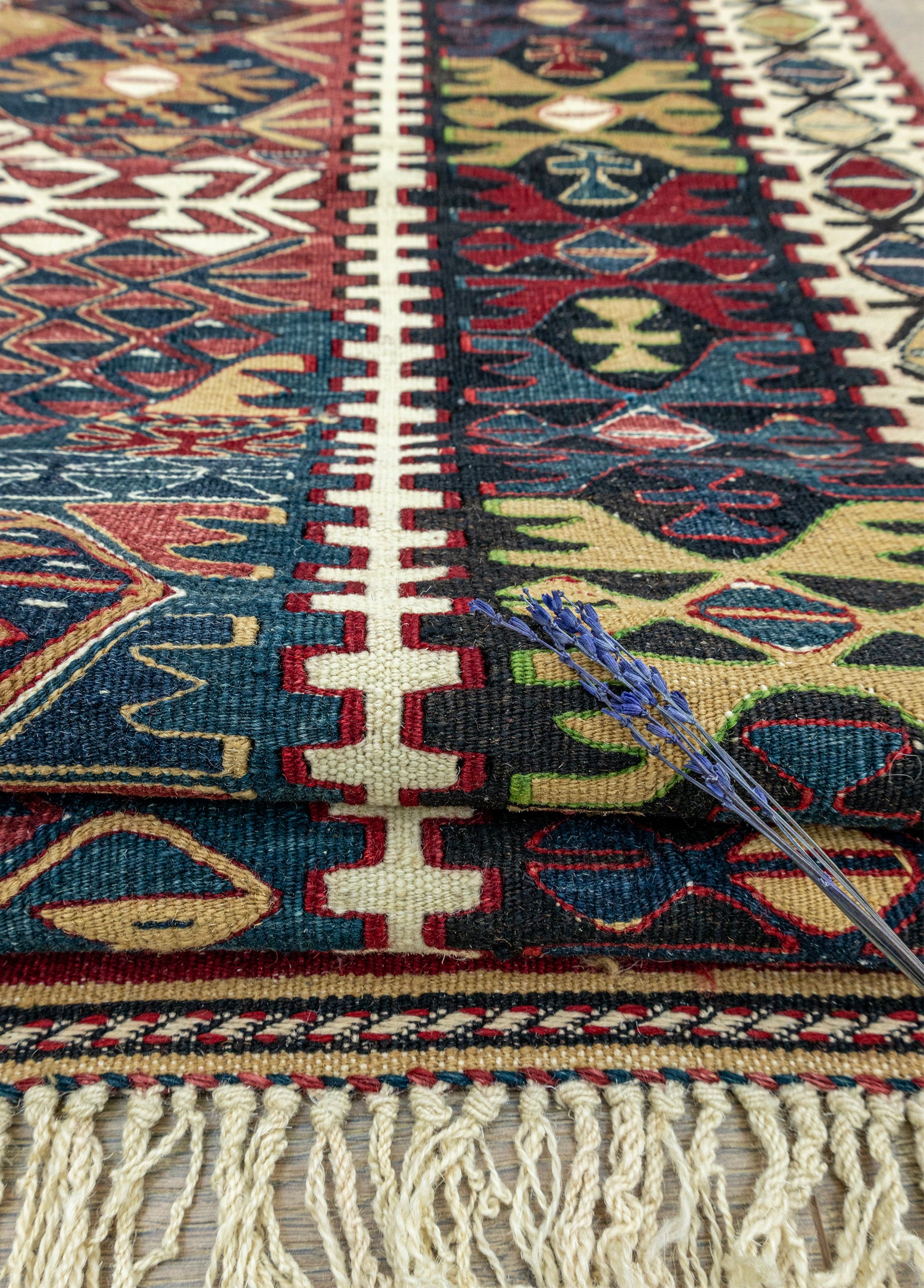 Vigen Rustic Hand-Woven Wool Nuzumla Kilim 136x196 cm