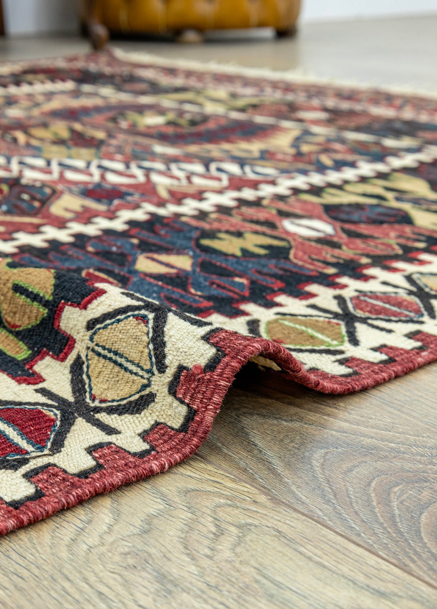 Vigen Rustic Hand-Woven Wool Nuzumla Kilim 136x196 cm