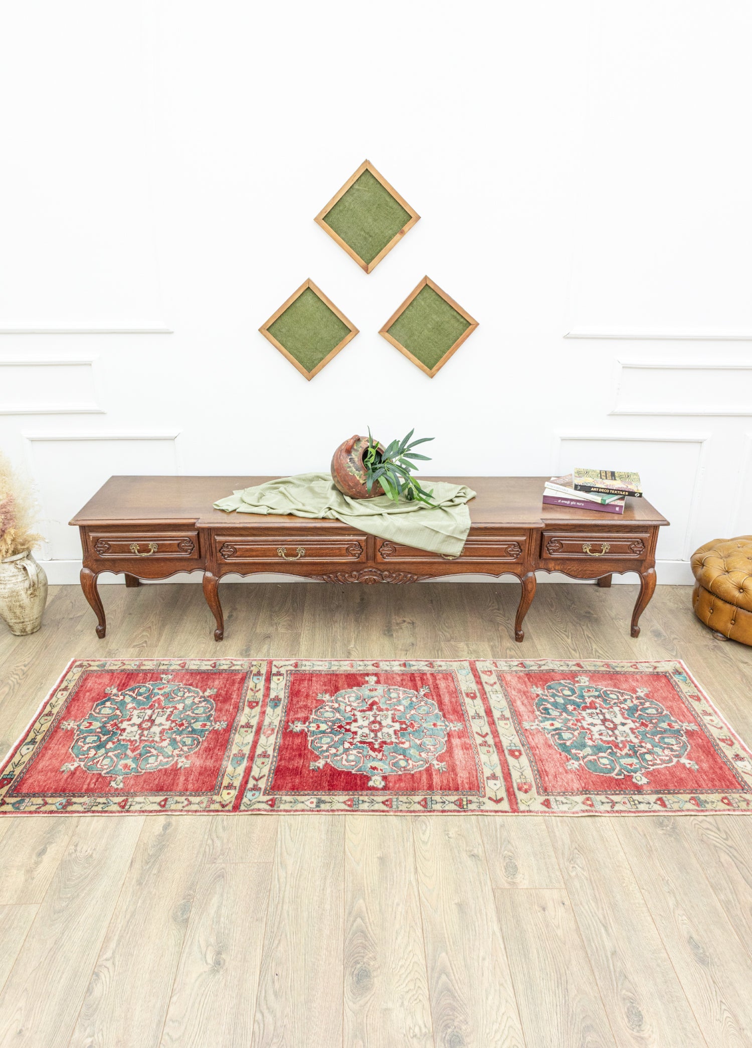Hand-Woven Runner with Crystal Medallion Pattern 81x240 cm