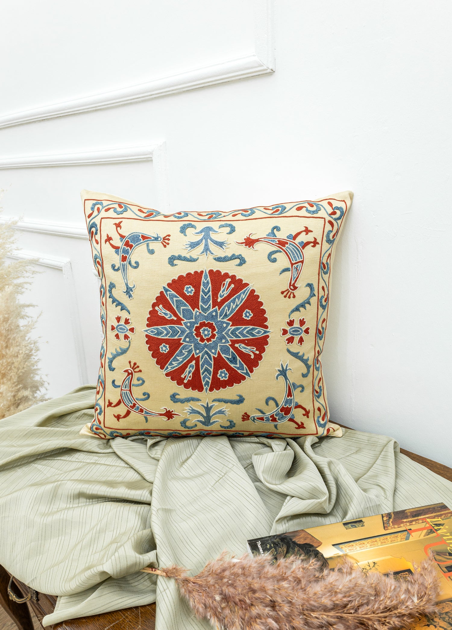 Riyana Dekoratif Suzani Kırlent 50x50 cm