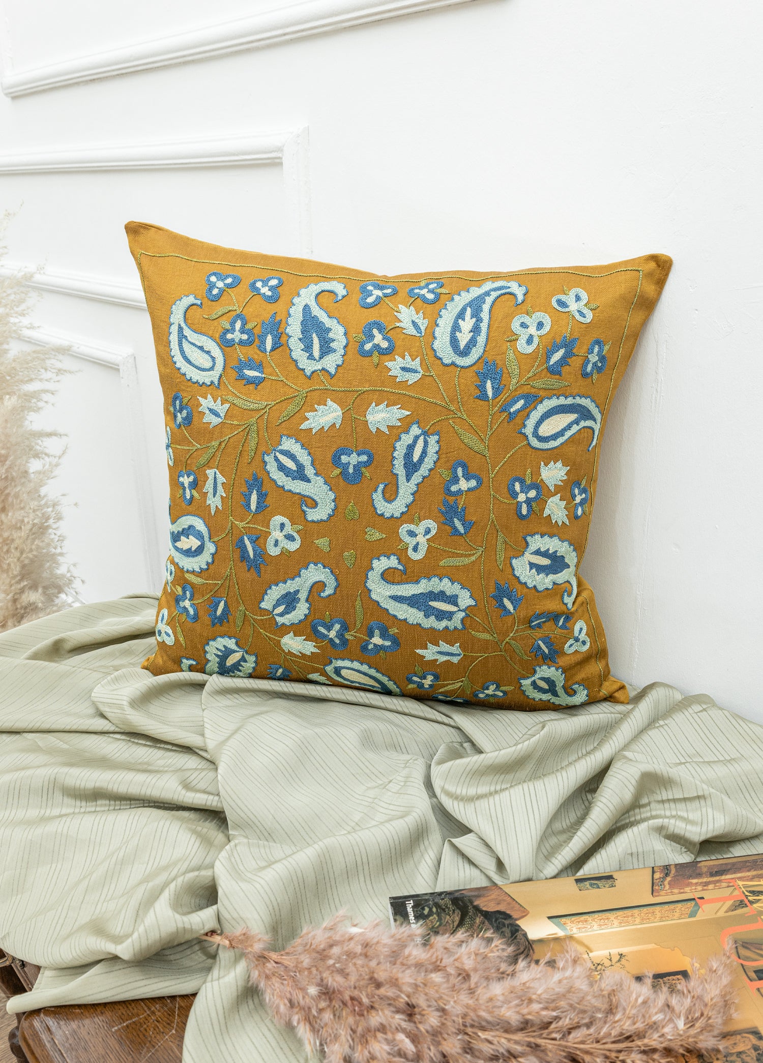 Selvan El Yapımı İpek Kırlent 50x50 cm