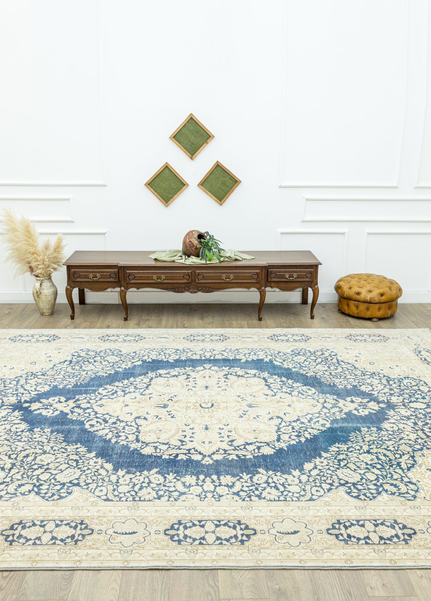 Hand-Woven Rug with Anka Medallion Design 288x402 cm