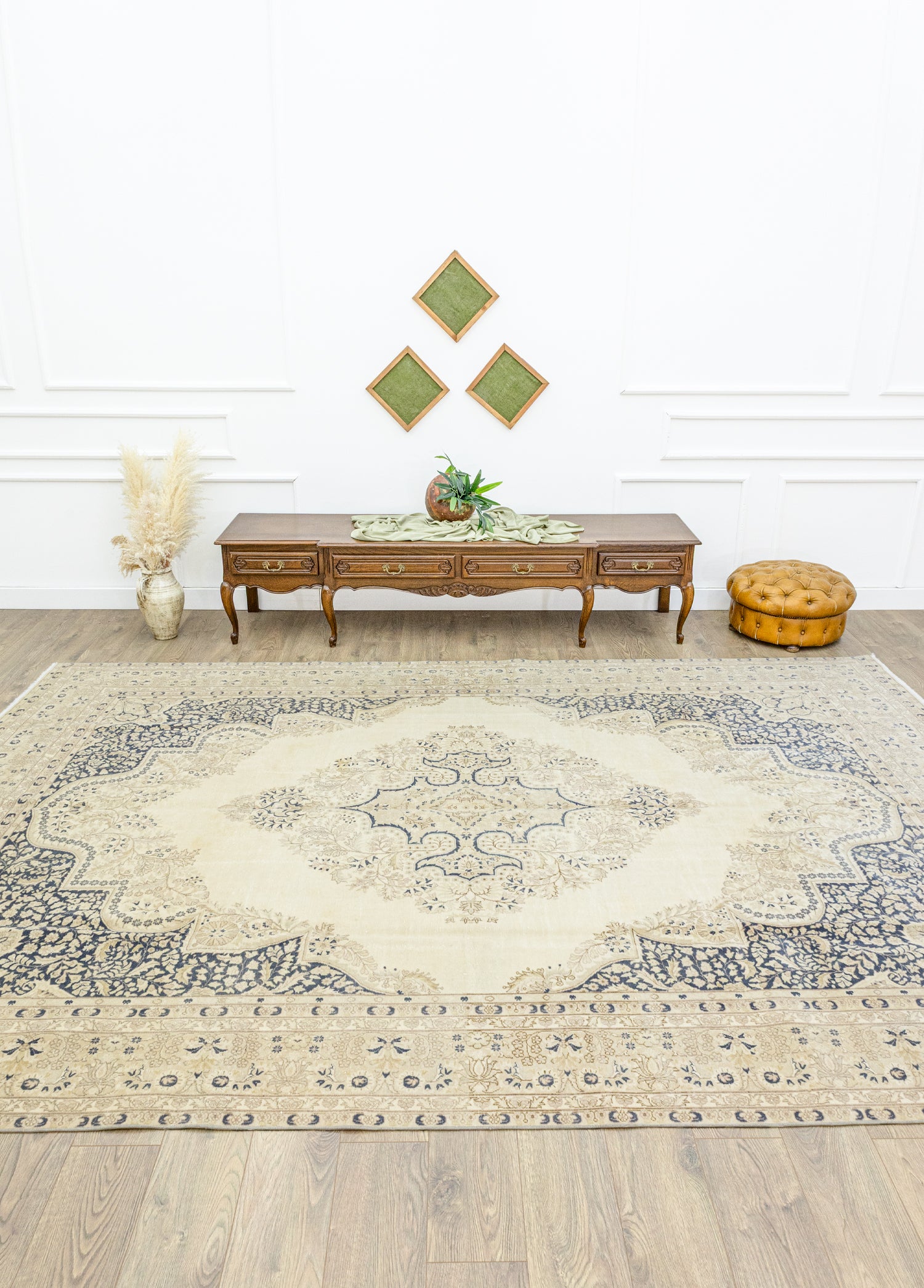 Azhar Medallion Patterned Wool Ladik Carpet 261x391 cm