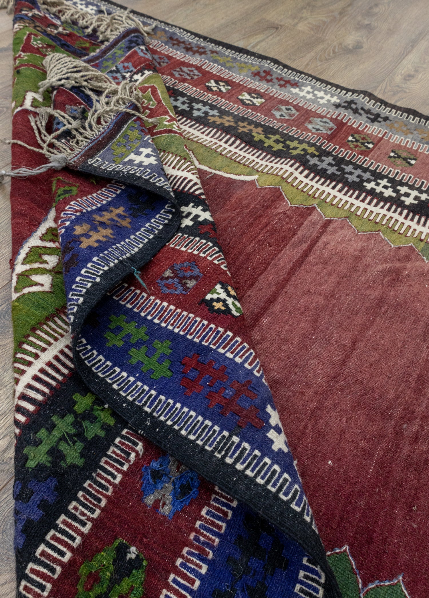 Abike El Dokuma Mihraplı Köy Kilim 127x 184 cm