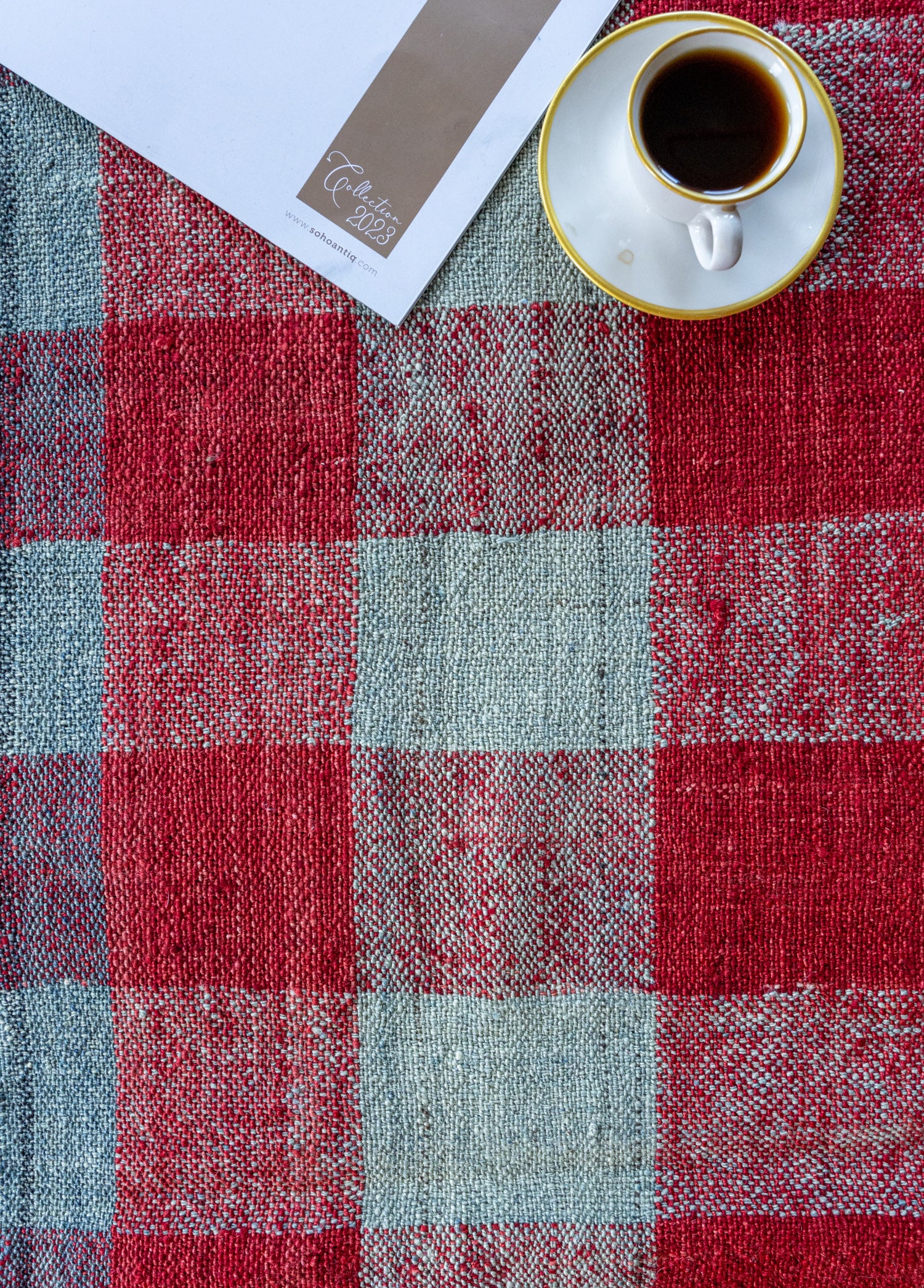Ecmel Kare Desenli El Dokuma Kilim 122x139 cm
