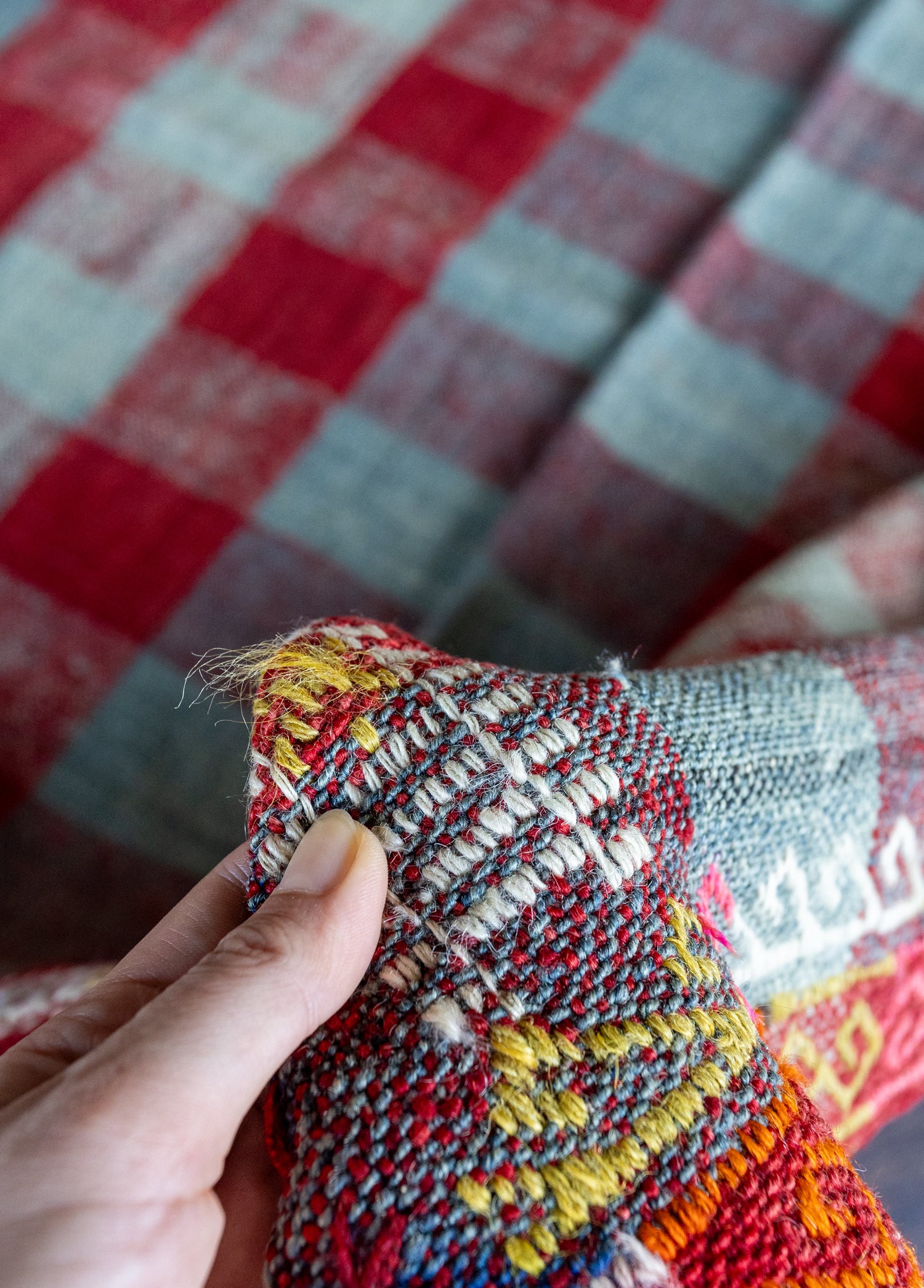 Ecmel Kare Desenli El Dokuma Kilim 122x139 cm