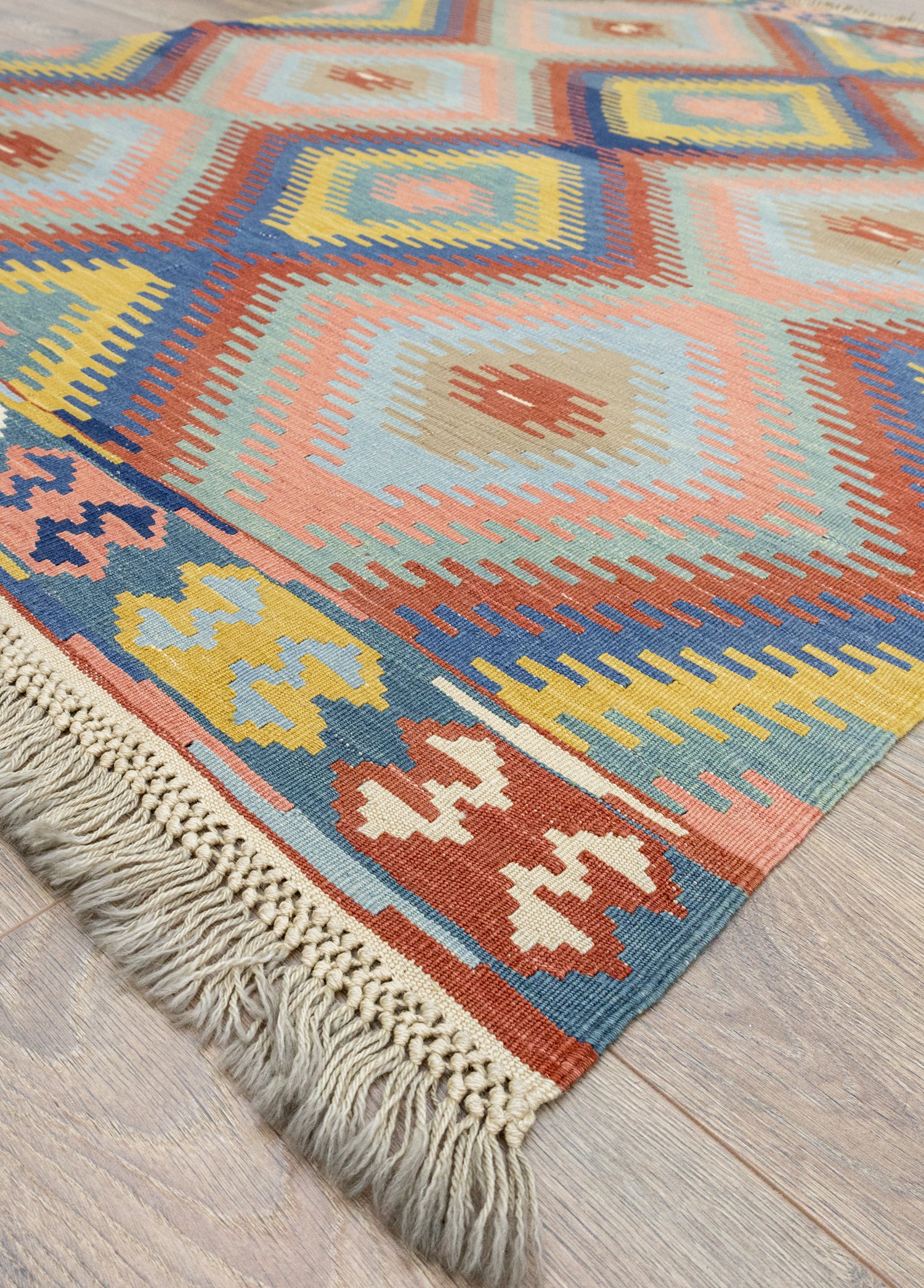 Sayina El Dokuma Çok Renkli Kilim 132x169 cm