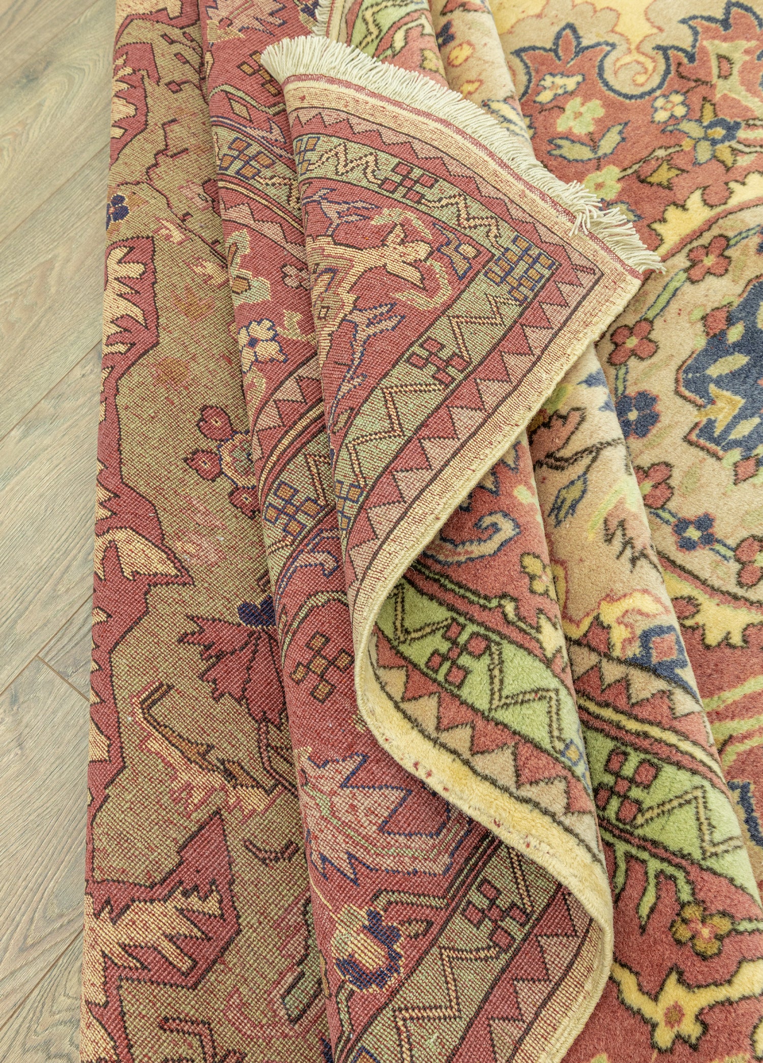 Eflin El Dokuma Milas Halı 306x337 cm