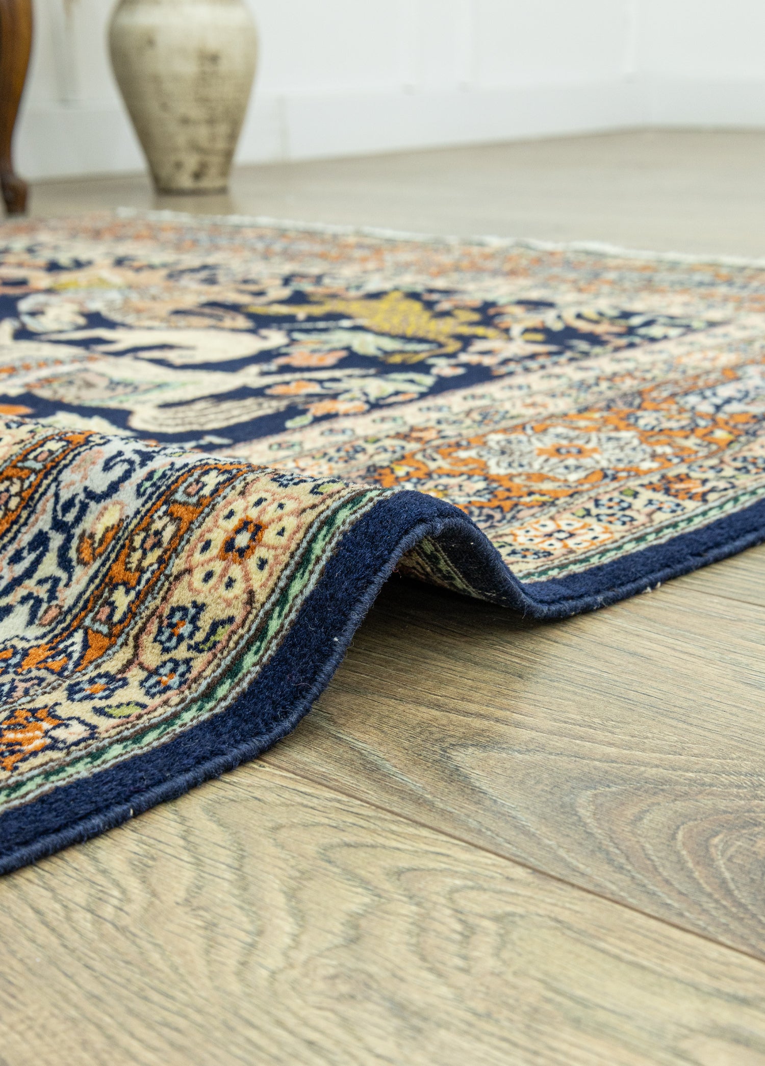 Tan Av Sahnesi Motifli İran Halısı 131x225 cm