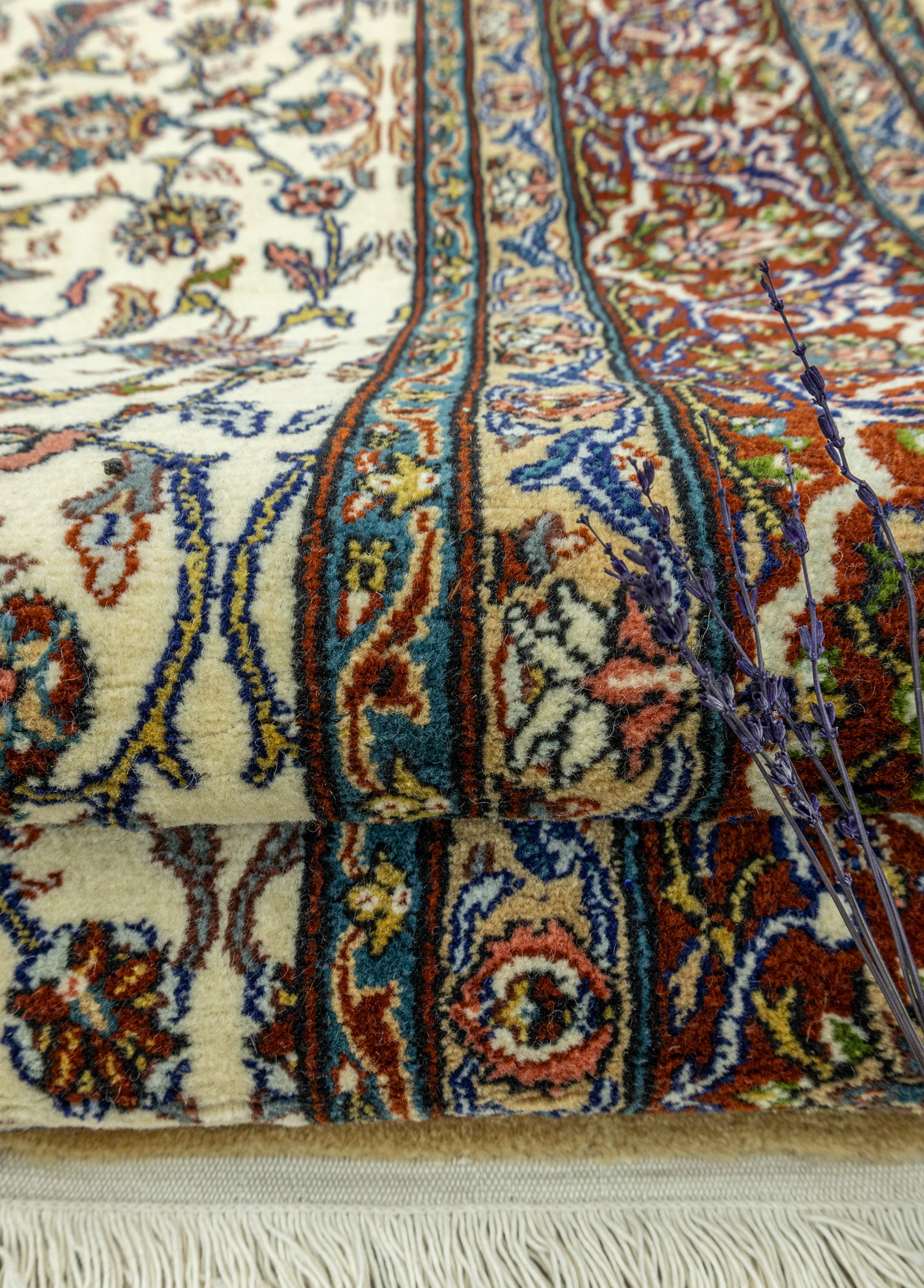 Zemes Çiçek Motifli El Dokuma Hereke Halı 209x268 cm