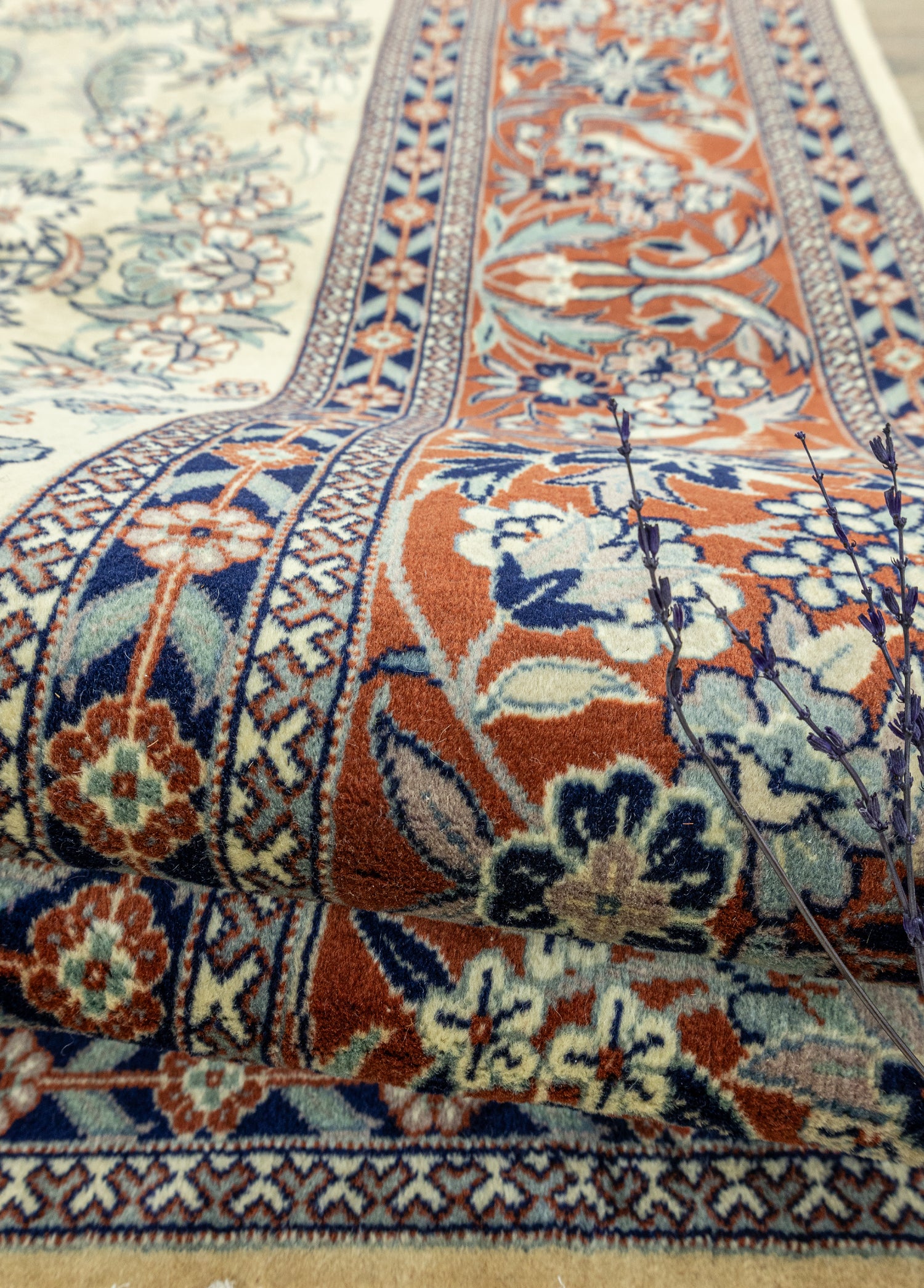 Alvand Çiçekli El Dokuma İran Halısı 202x251 cm