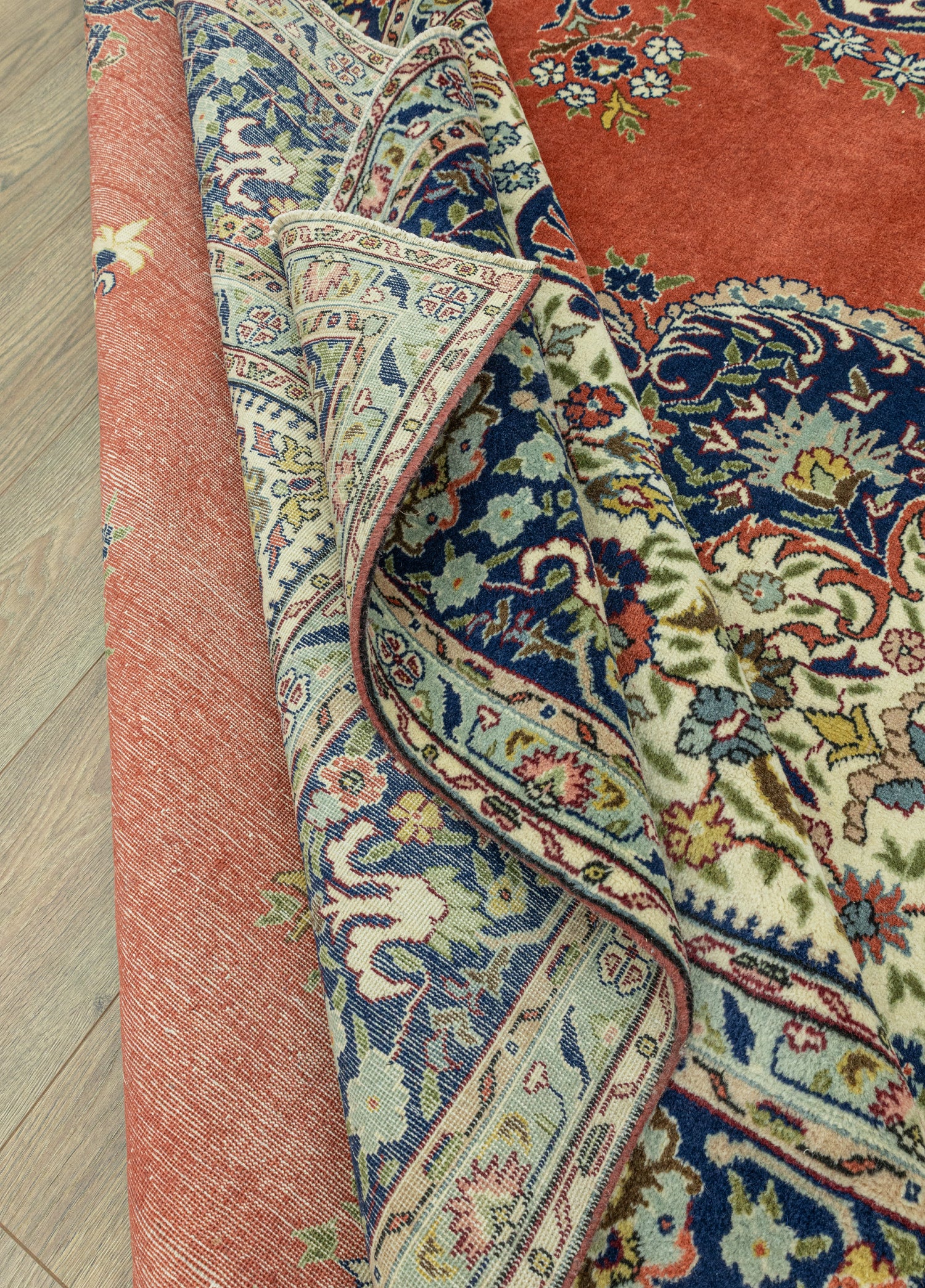 Kılcan Madalyon Tasarımlı Halı 254x393 cm