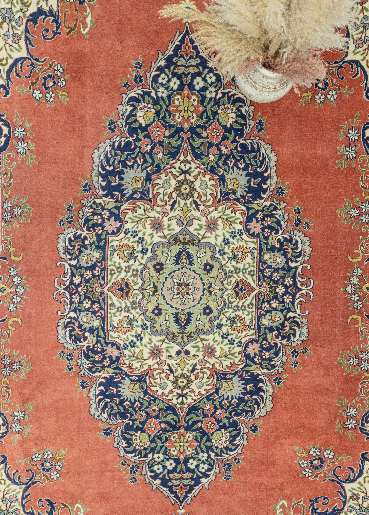 Kılcan Madalyon Tasarımlı Halı 254x393 cm