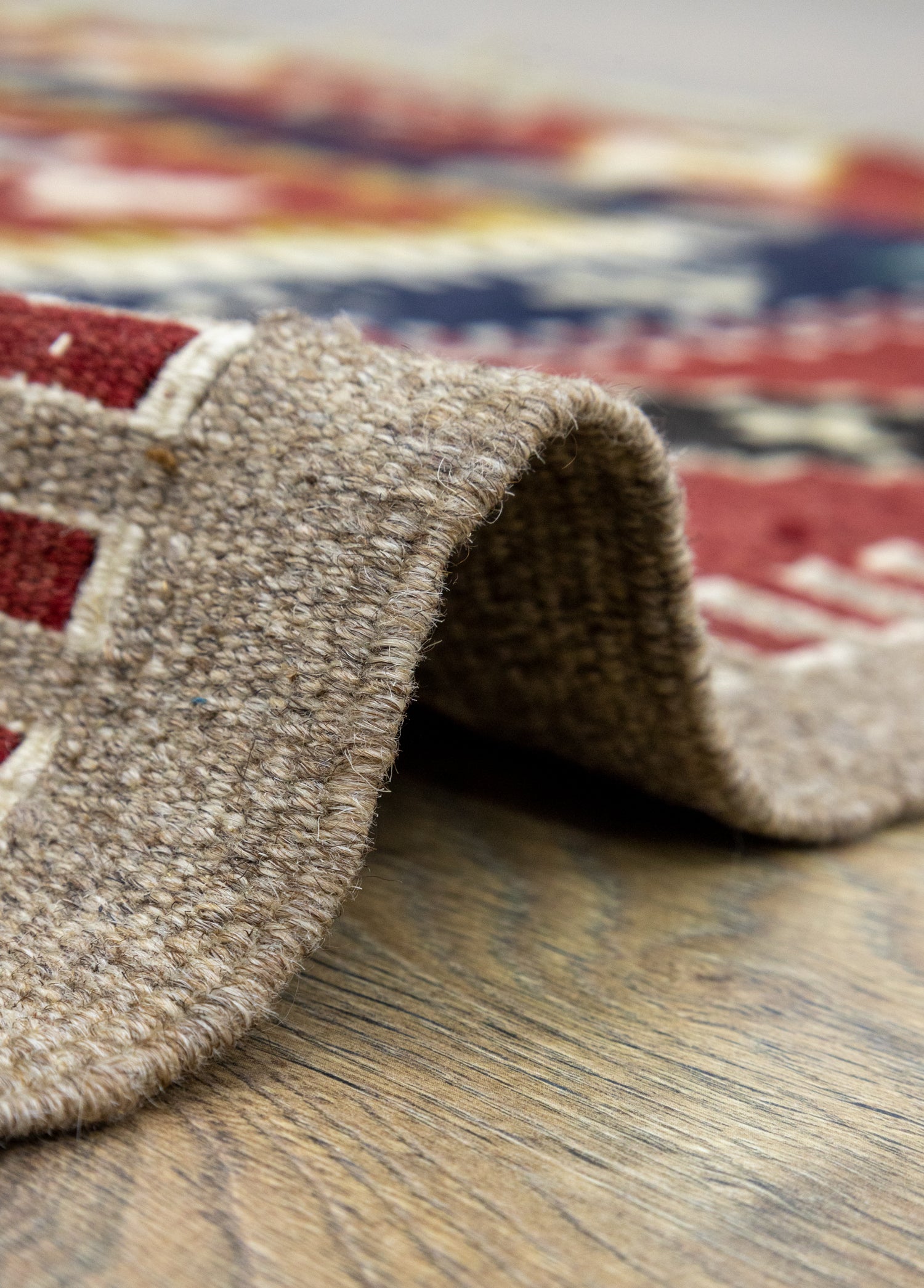 Pecenek İlkel Desenli El Dokuma Yün Kilim 106x154 cm