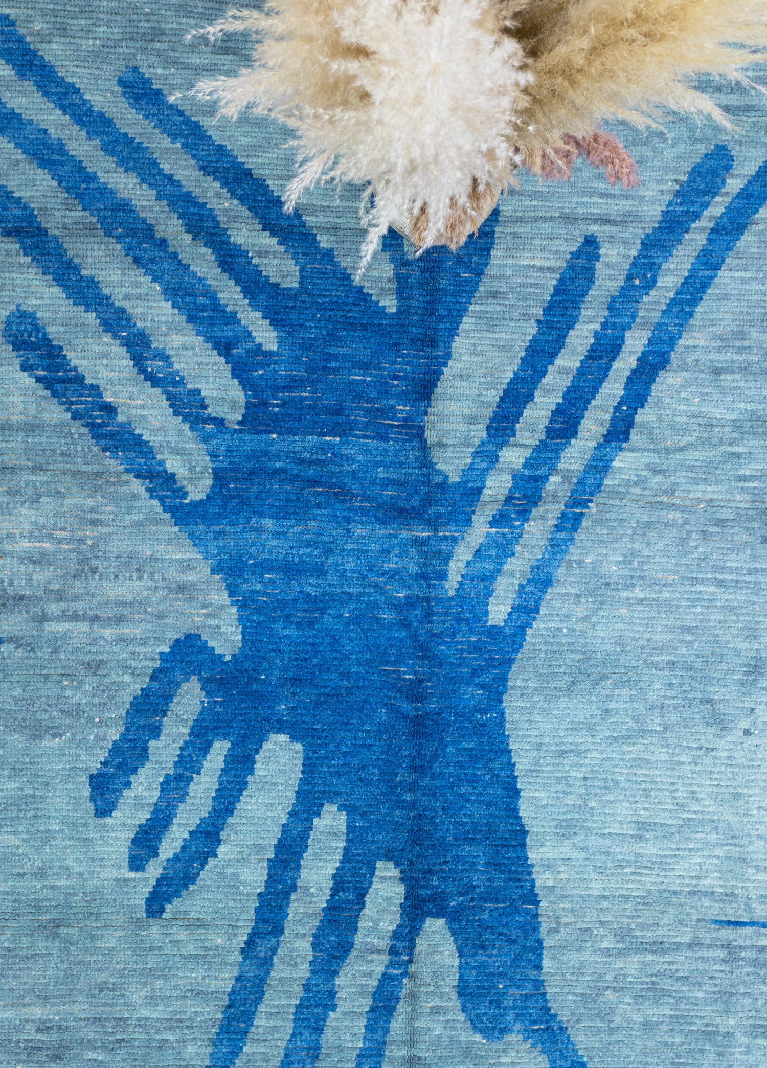 Faralya Mavi Figürlü Tülü El Dokuma Yün Halı 278x443 cm