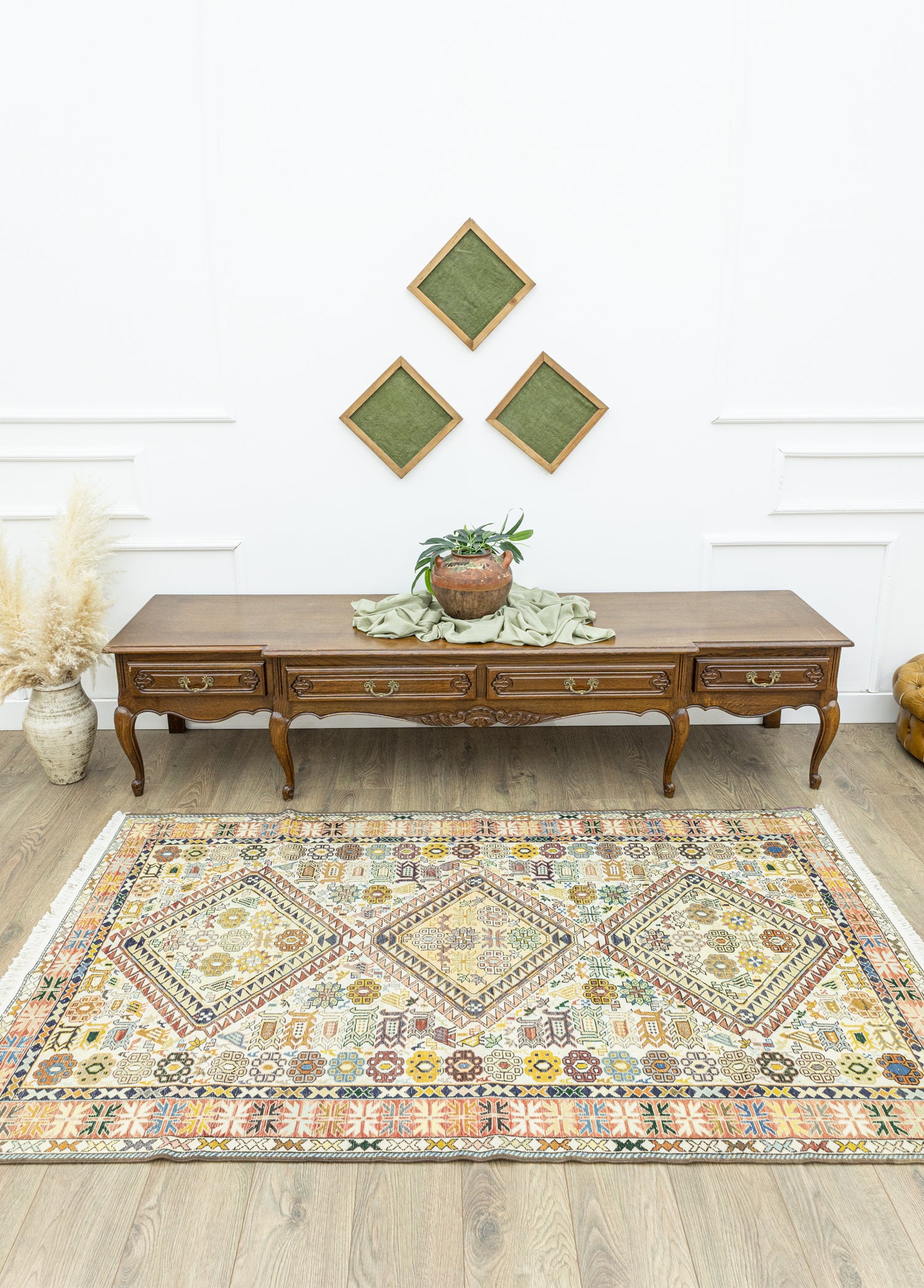Zahedan Etnik Tasarımlı İpek Kilim 124x217 cm