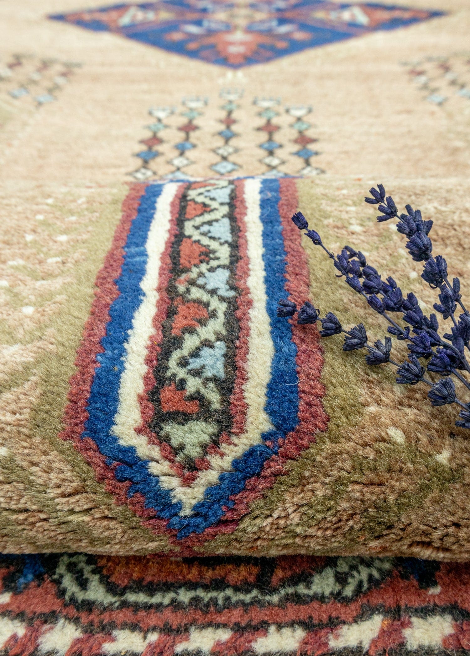 121×210”Zero Gravity”ViNTAGE TURKiSH RUG Antique Turkish Isparta Rug, with Geometric Floral Patterns