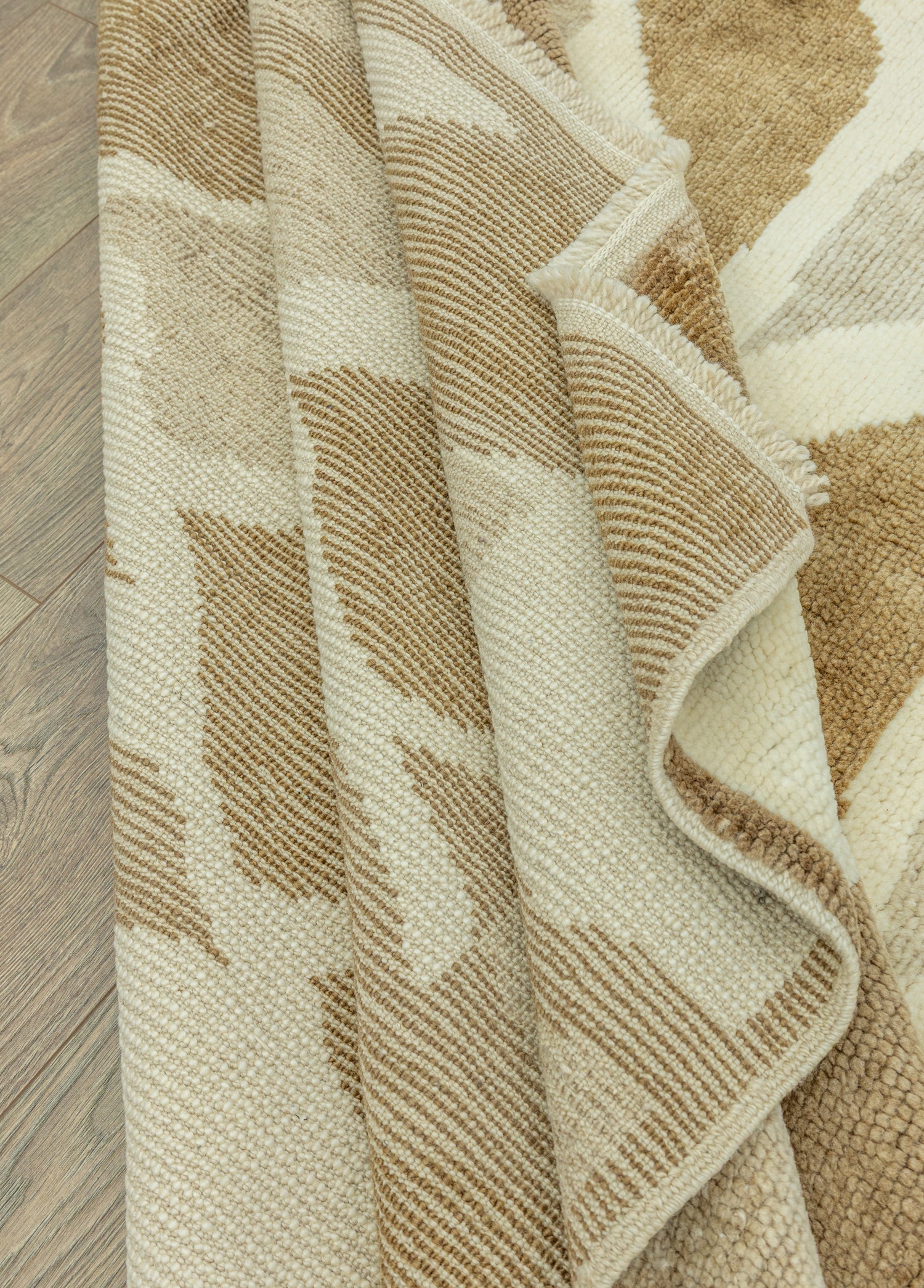 Kutal Soyut Tasarımlı El Dokuma Yün Halı 228x292 cm