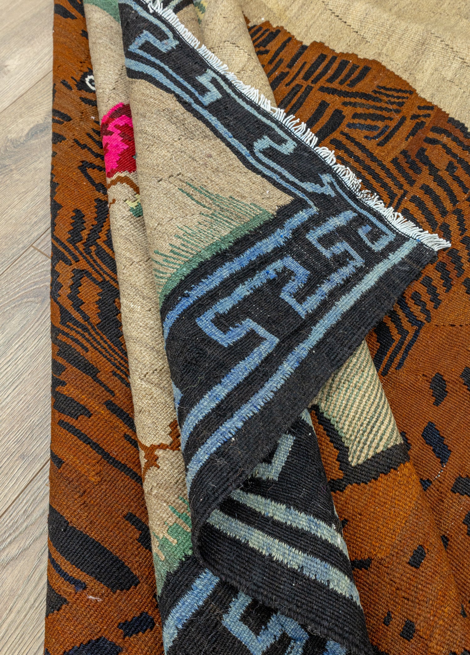 Terra Aslan Desenli El Dokuma Kilim 177x263 cm