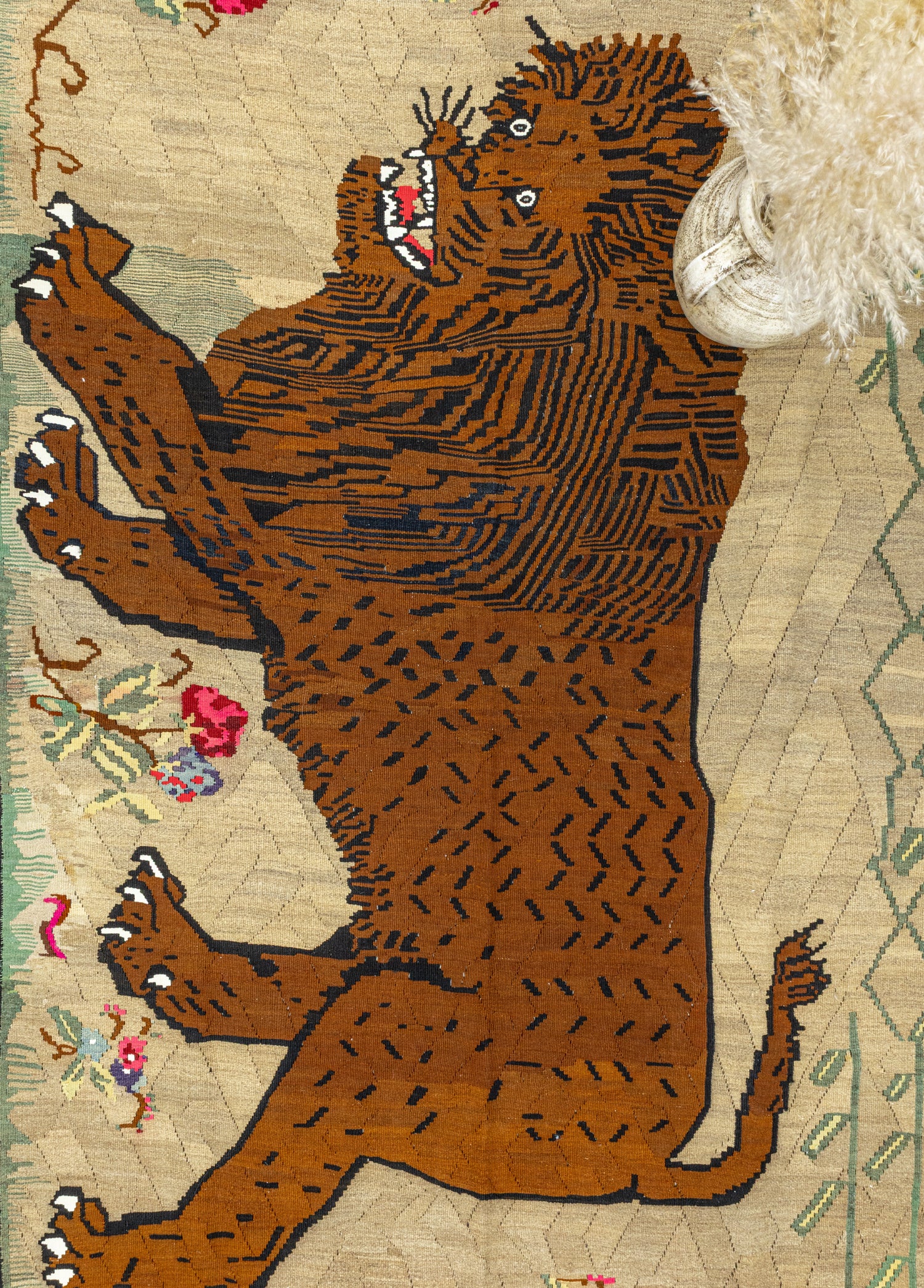 Terra Aslan Desenli El Dokuma Kilim 177x263 cm