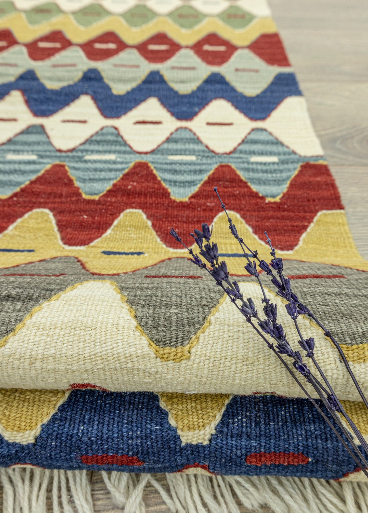 Armiya Modern Hand-Woven Wool Kilim 120x171 cm