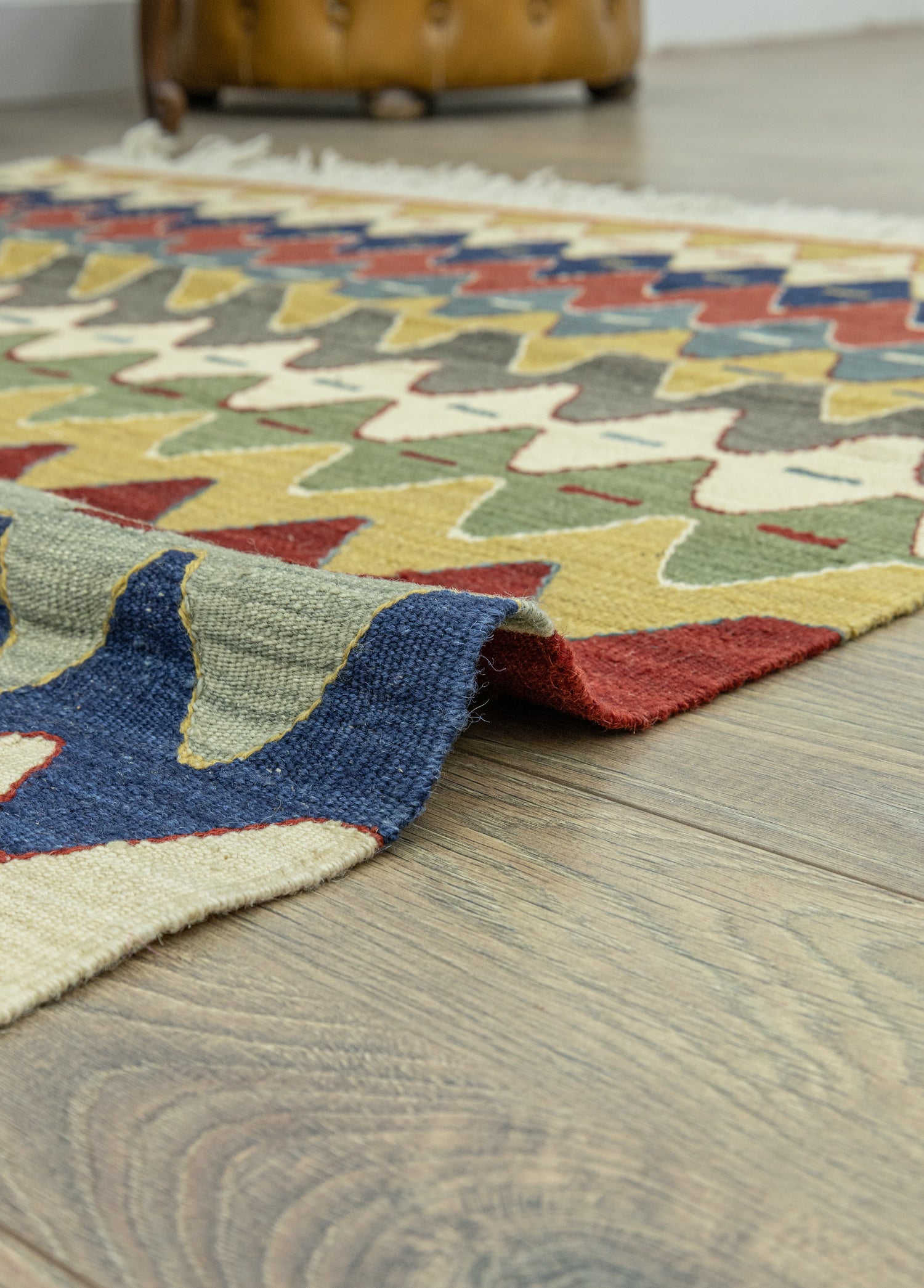 Armiya Modern Hand-Woven Wool Kilim 120x171 cm