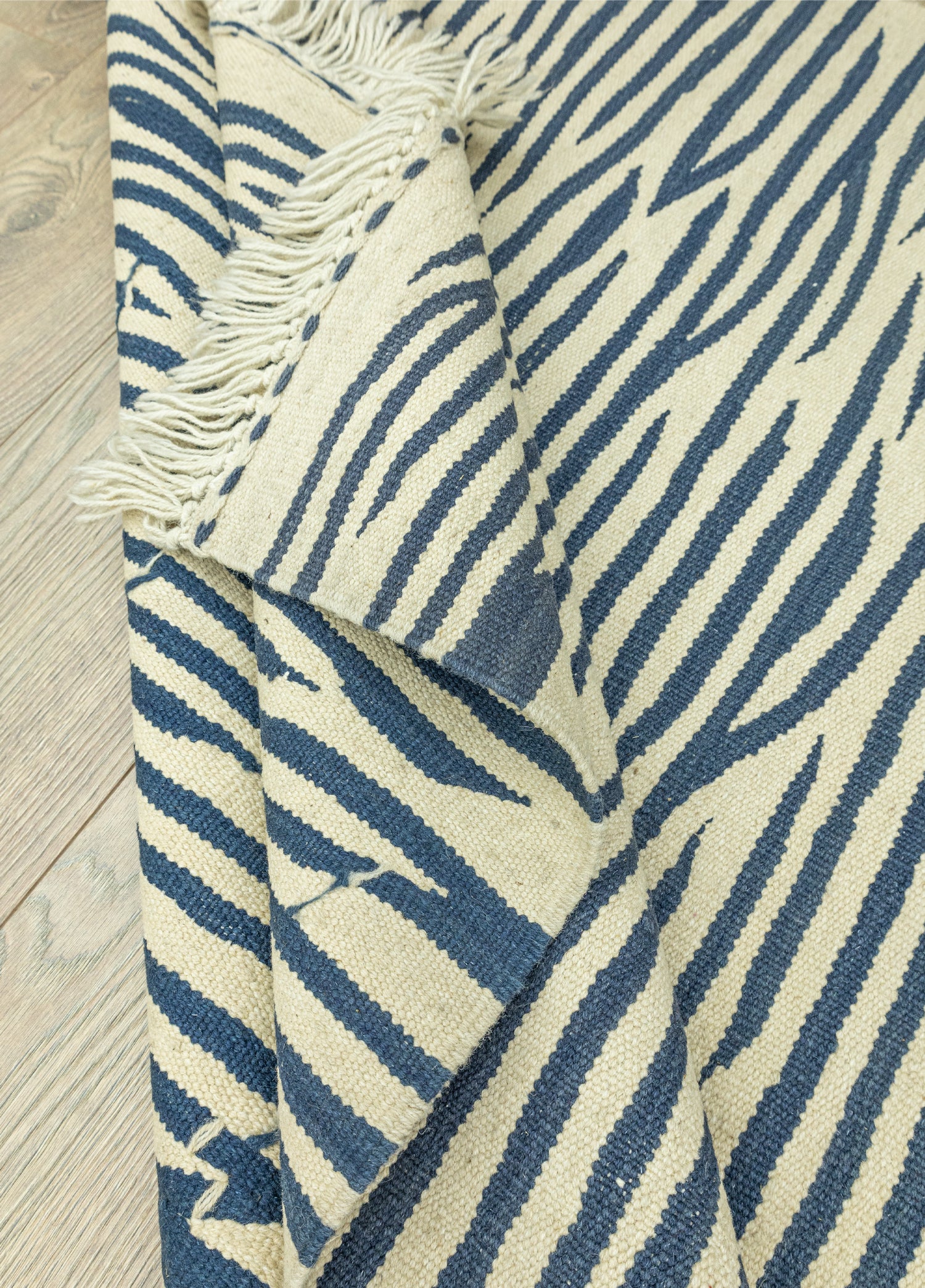Zeta Zebra Patterned Hand Woven Kilim 111x176 cm