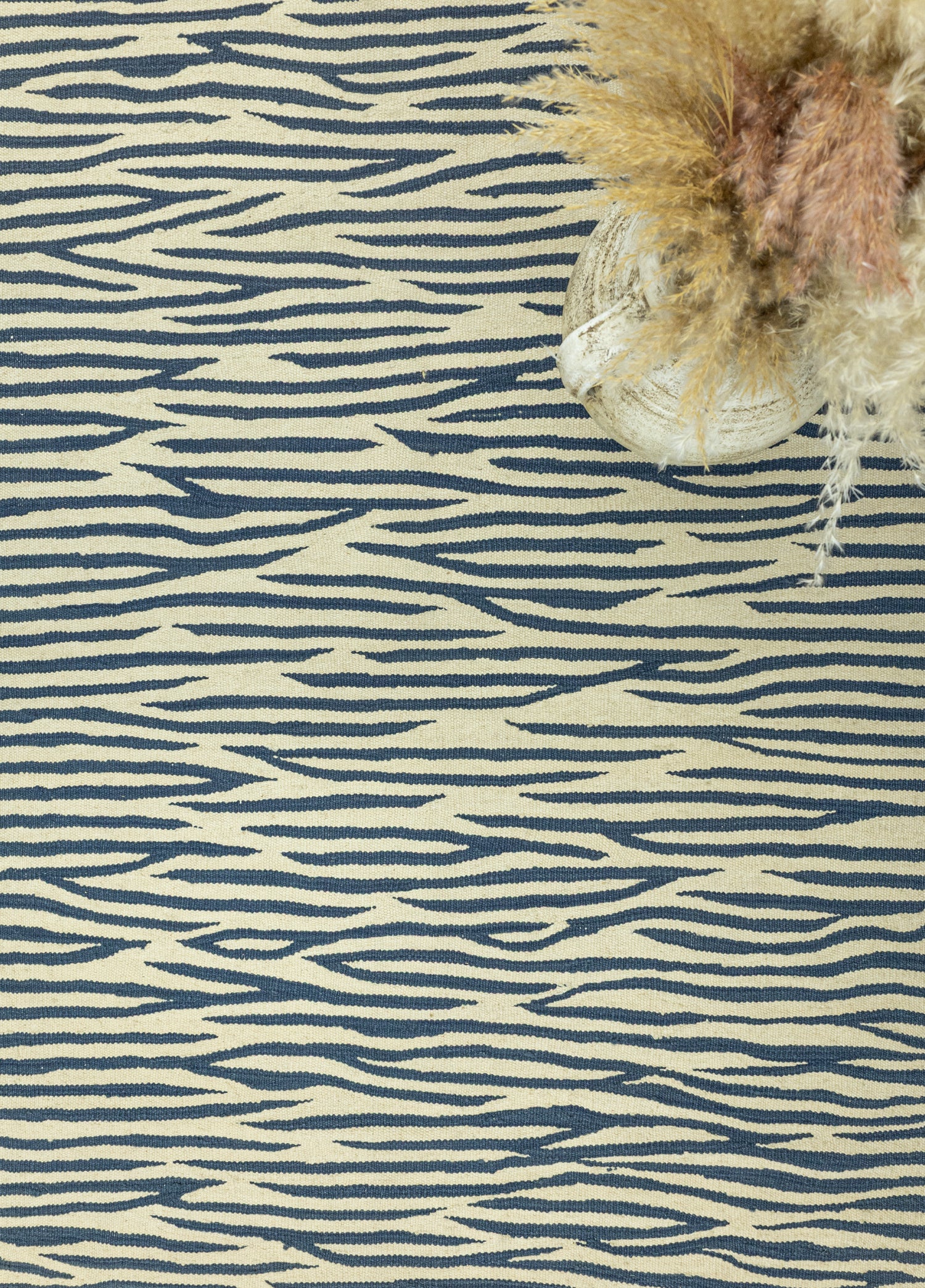 Zeta Zebra Patterned Hand Woven Kilim 111x176 cm