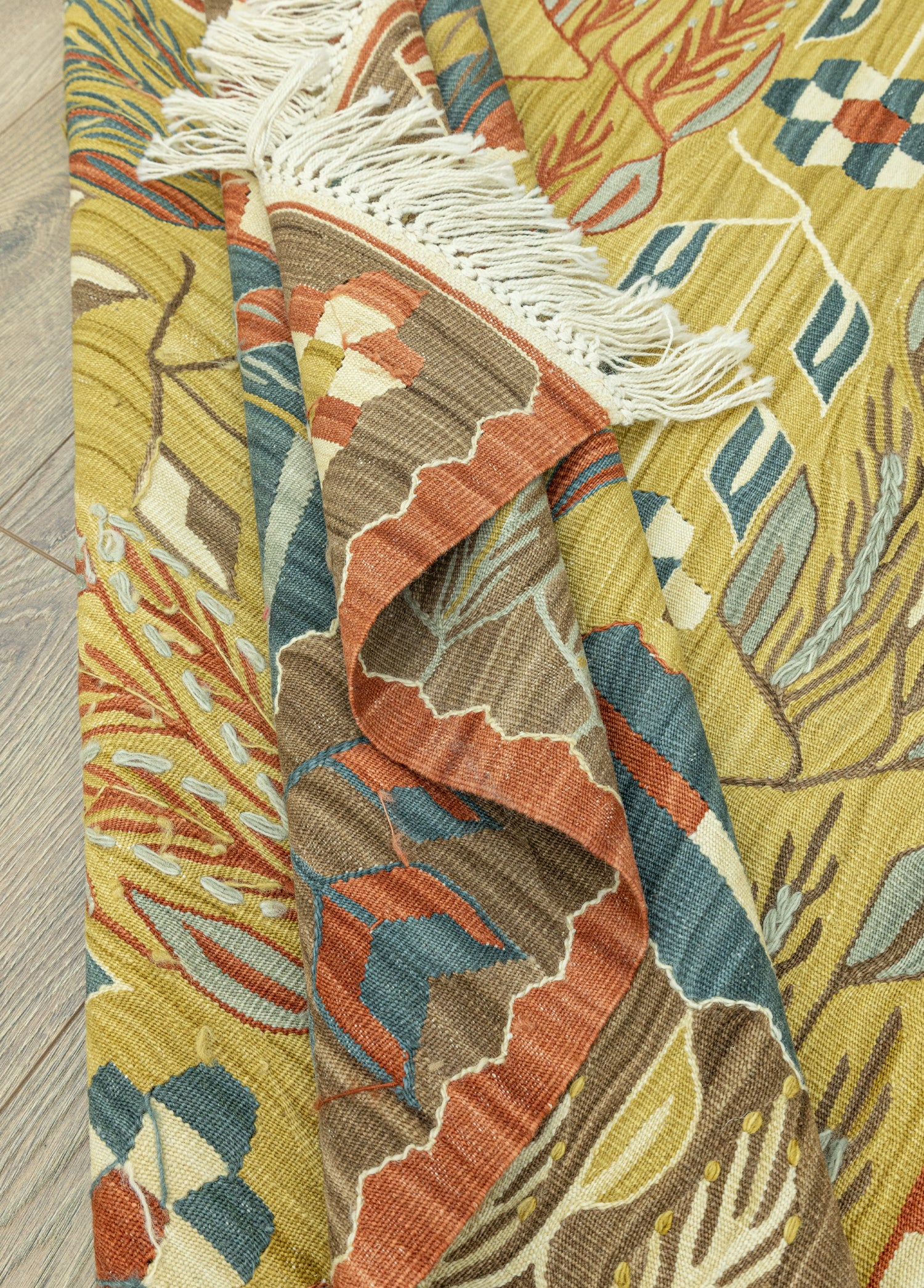 Kadio Çiçek Desenli Yün Kilim 156x209 cm