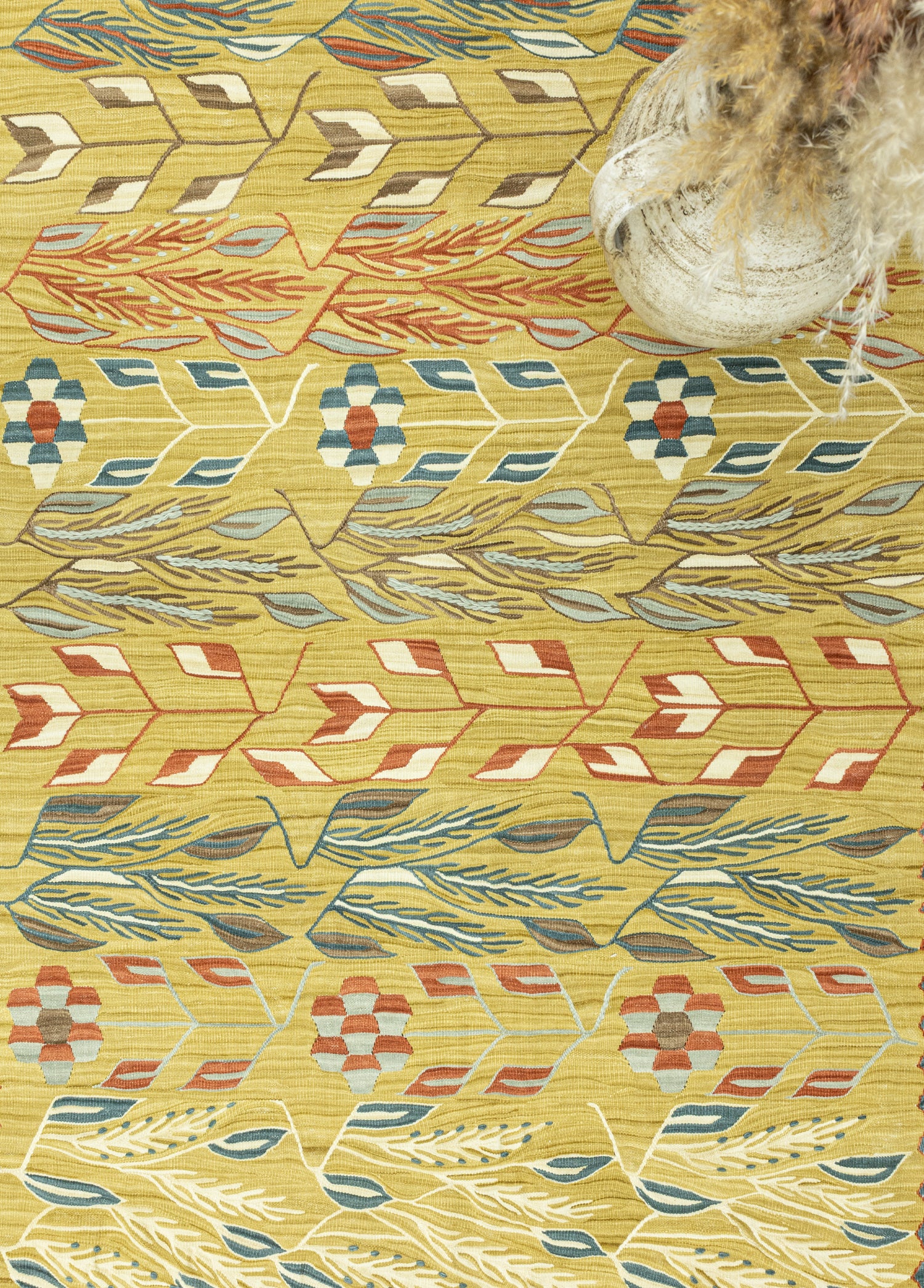 Kadio Çiçek Desenli Yün Kilim 156x209 cm
