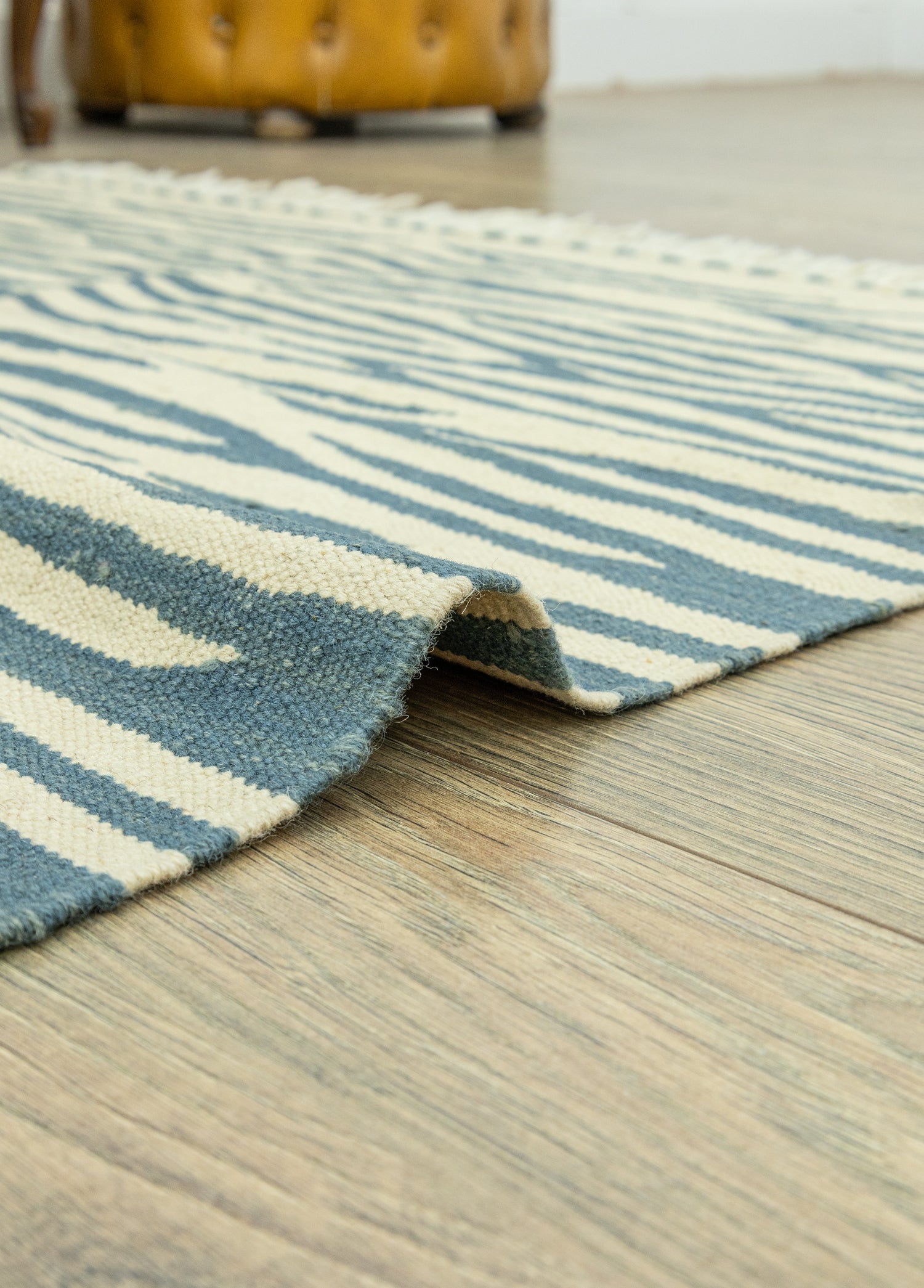 Mirva Modern Tasarımlı Yün Kilim 113x175 cm