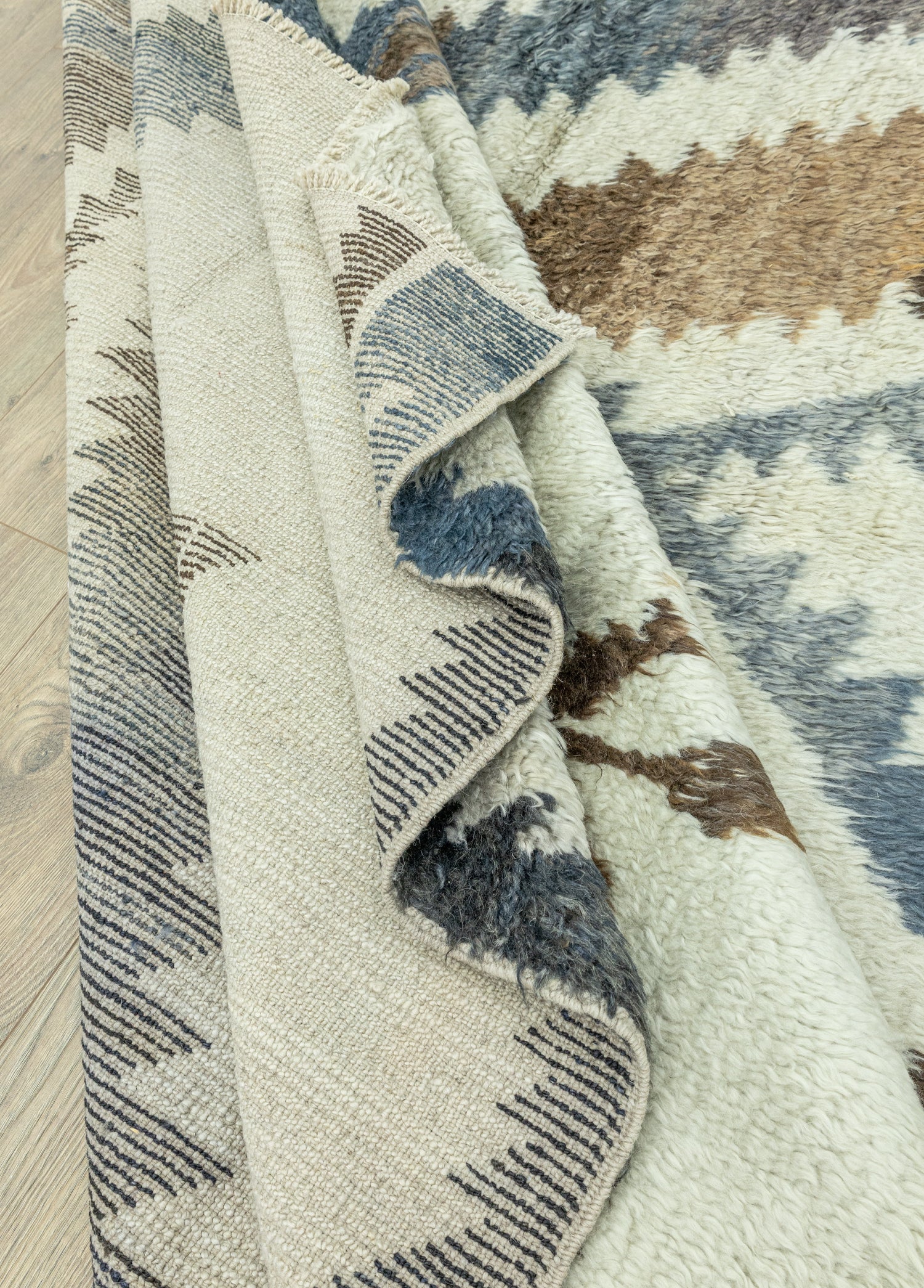 Skade Geometrik Tasarımlı Yün Halı 242x314 cm