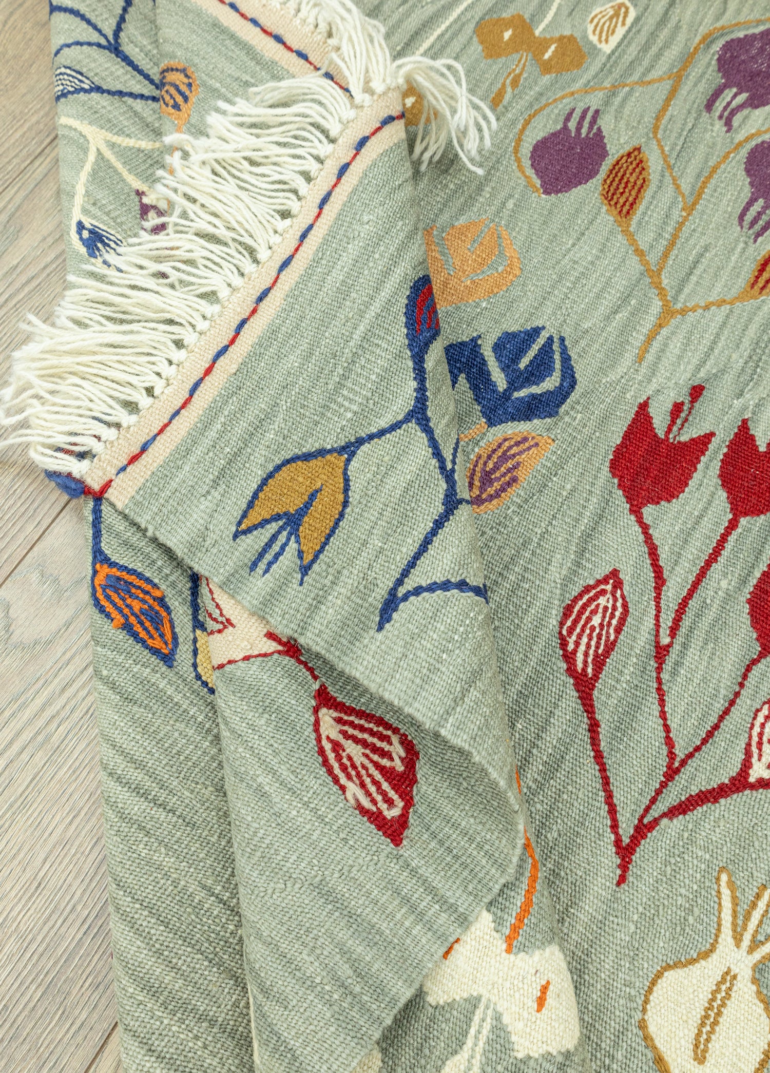 Glenn Çiçek Motifli Yün Kilim 114 x 160