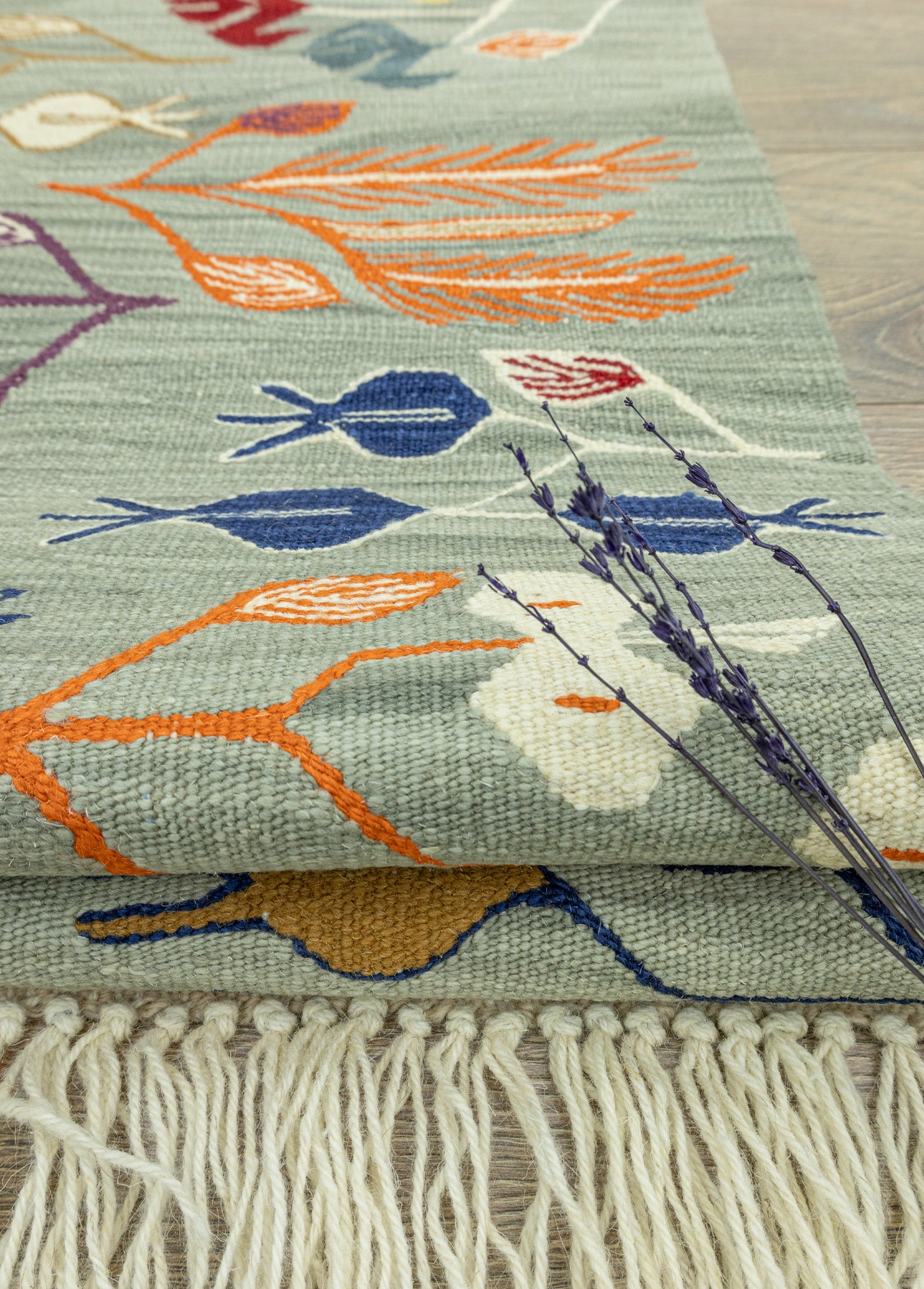 Glenn Çiçek Motifli Yün Kilim 114 x 160