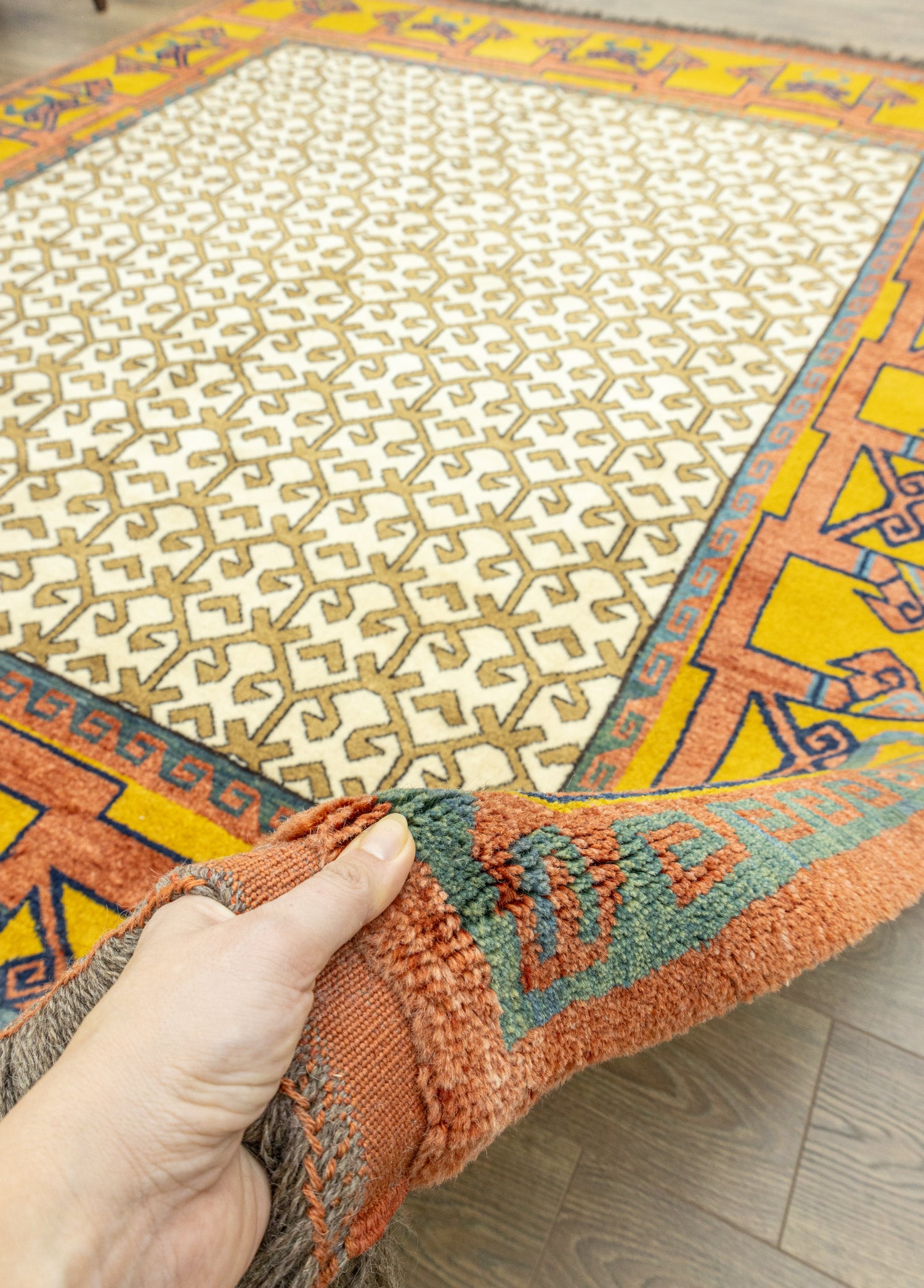 Yelli Geometrik Tasarımlı Yün Halı 242x292 cm