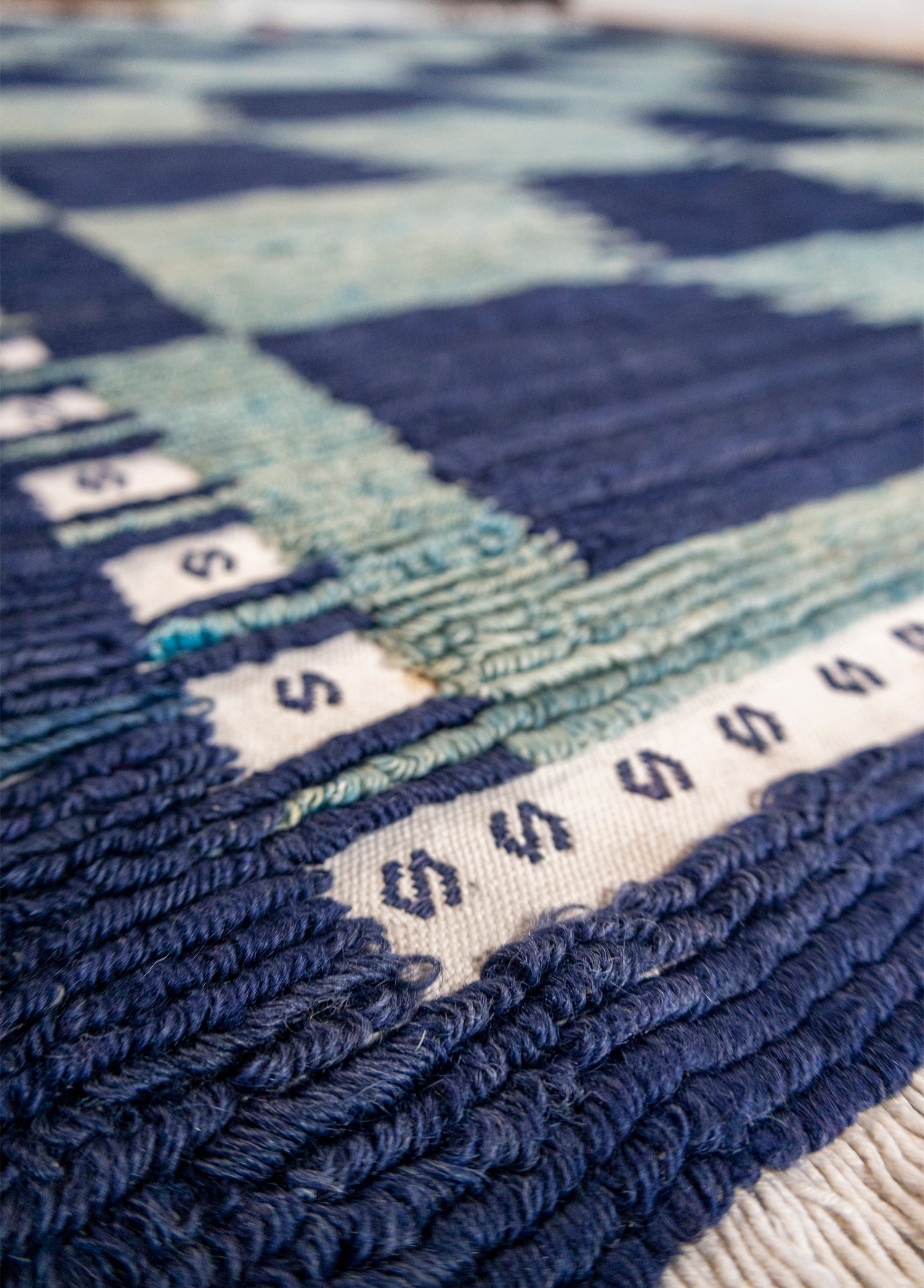 Bluesy Vintage Rustic Patterned Carpet 172x175 cm