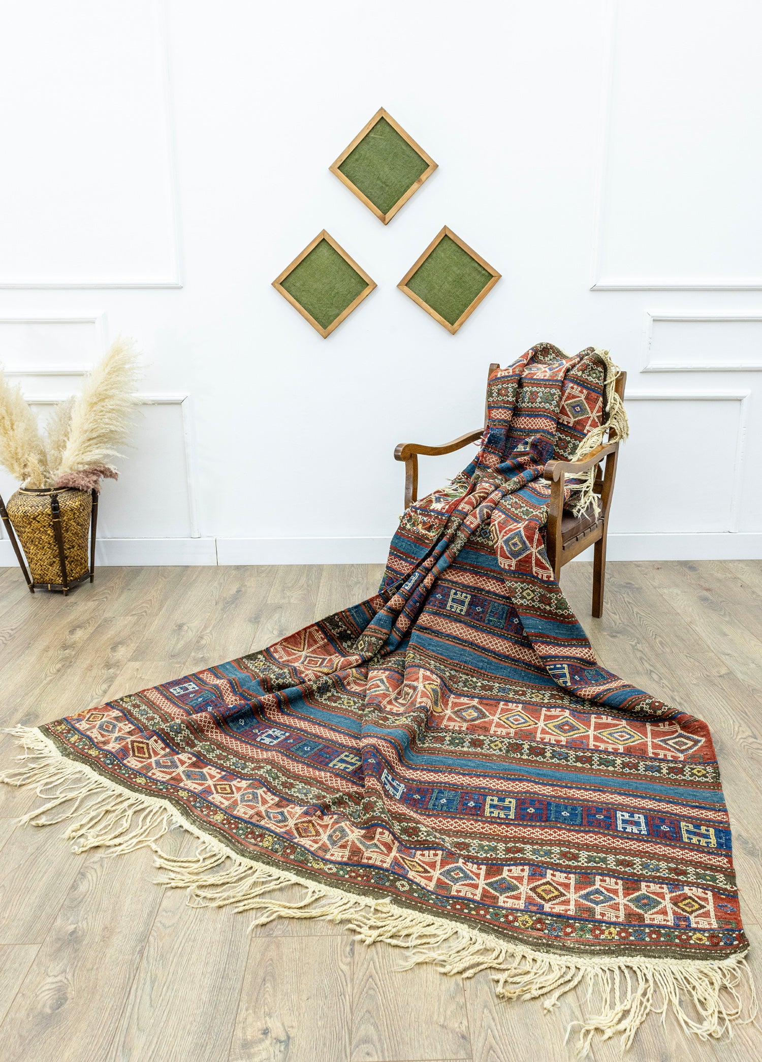Kafkas, Verne El Dokuma Renkli Antika Kilim