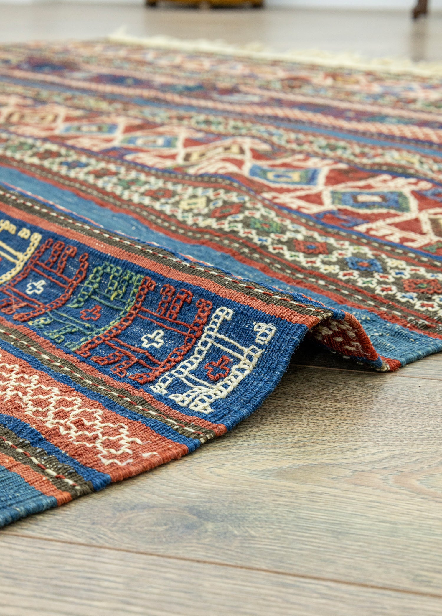 Kafkas, Verne El Dokuma Renkli Antika Kilim