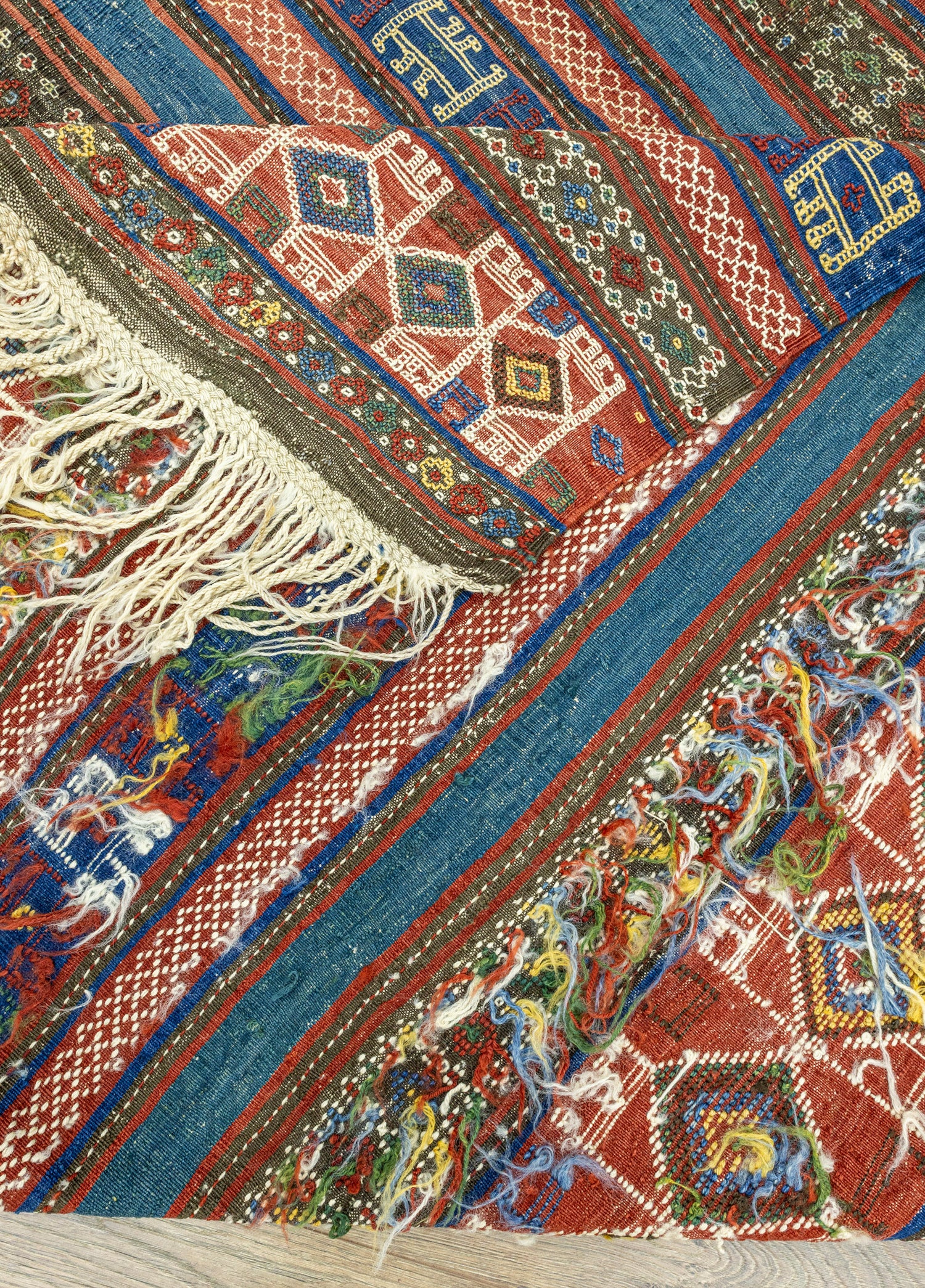 Kafkas, Verne El Dokuma Renkli Antika Kilim