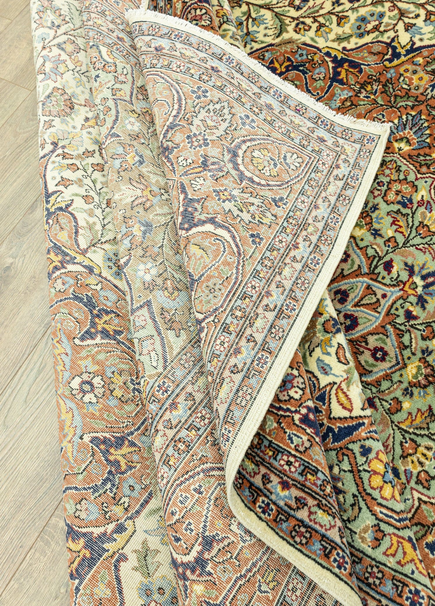 Olivia Madalyon Tasarımlı Ladik Halısı 259x344 cm