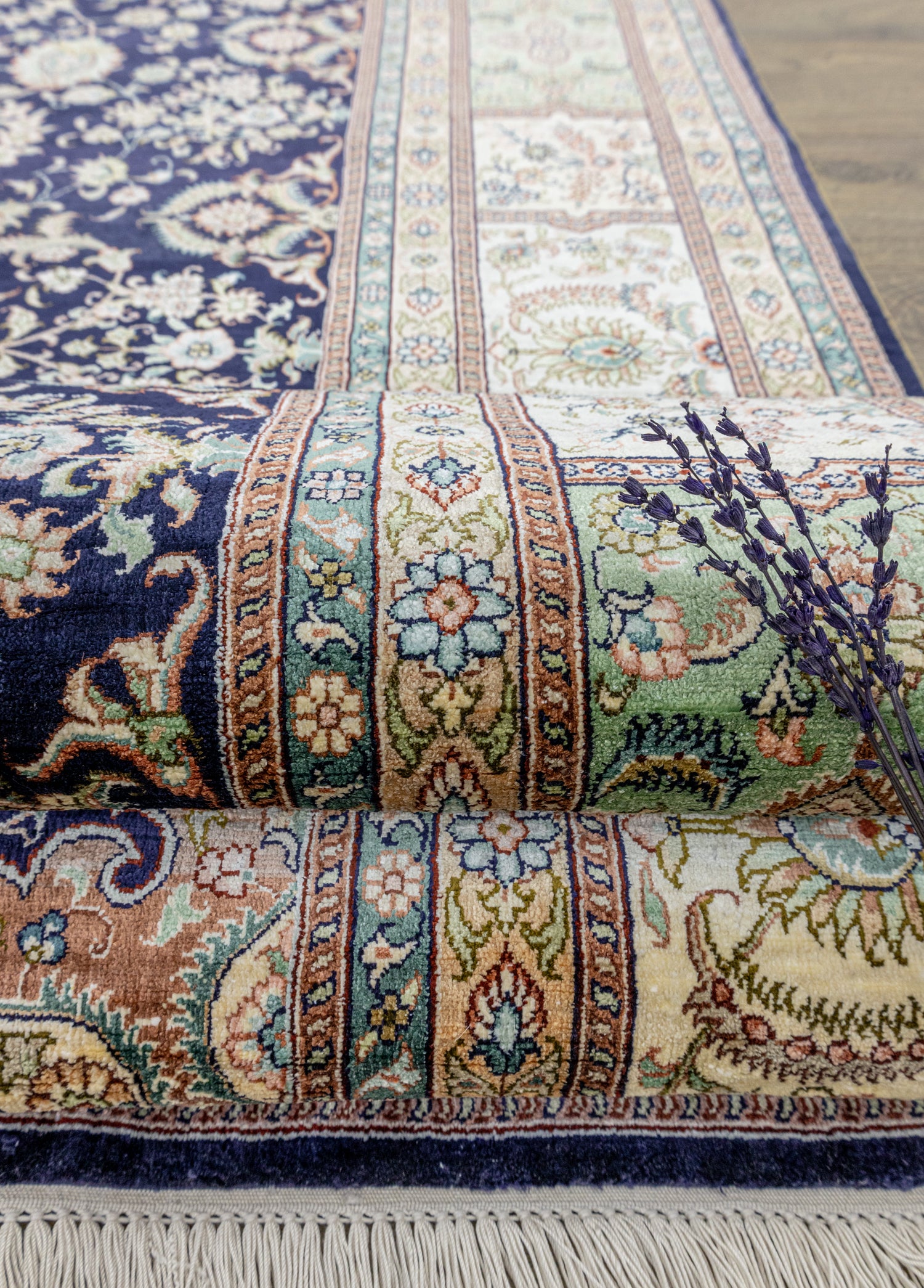Sandine Madalyon Desenli İpek Halı 184x268 cm