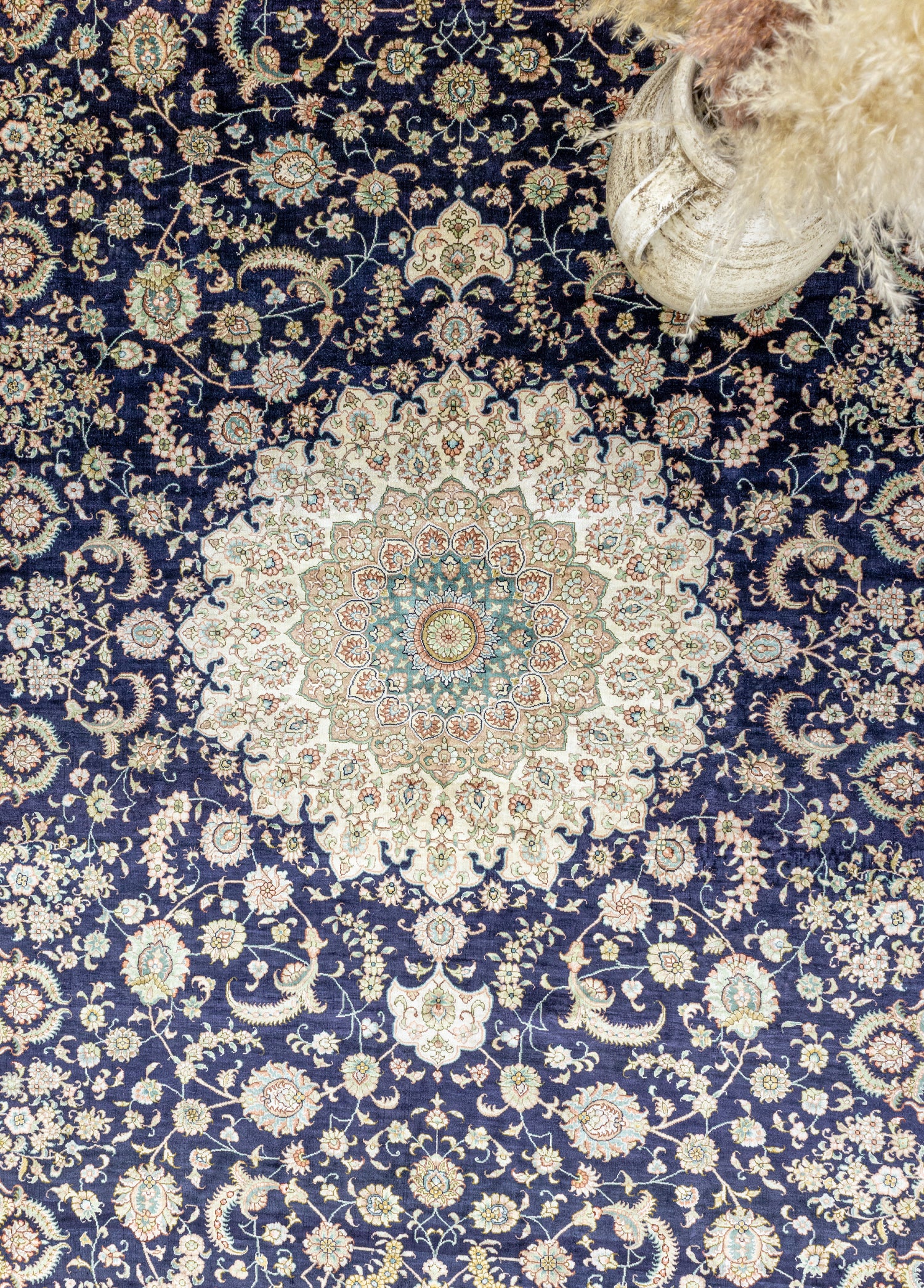 Sandine Madalyon Desenli İpek Halı 184x268 cm