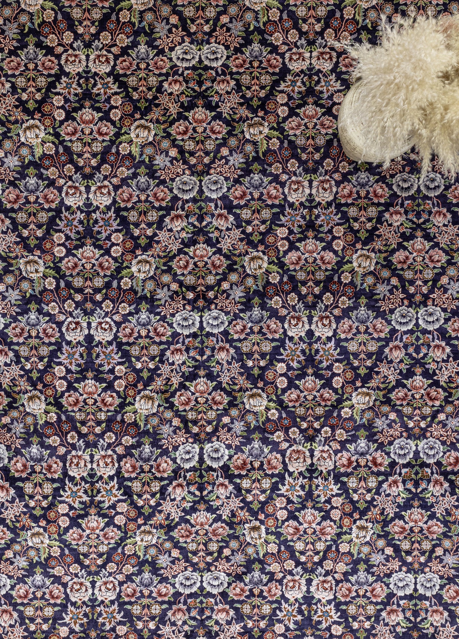 Sariya Serpme Çiçek Motifli İpek Halı 277x359 cm