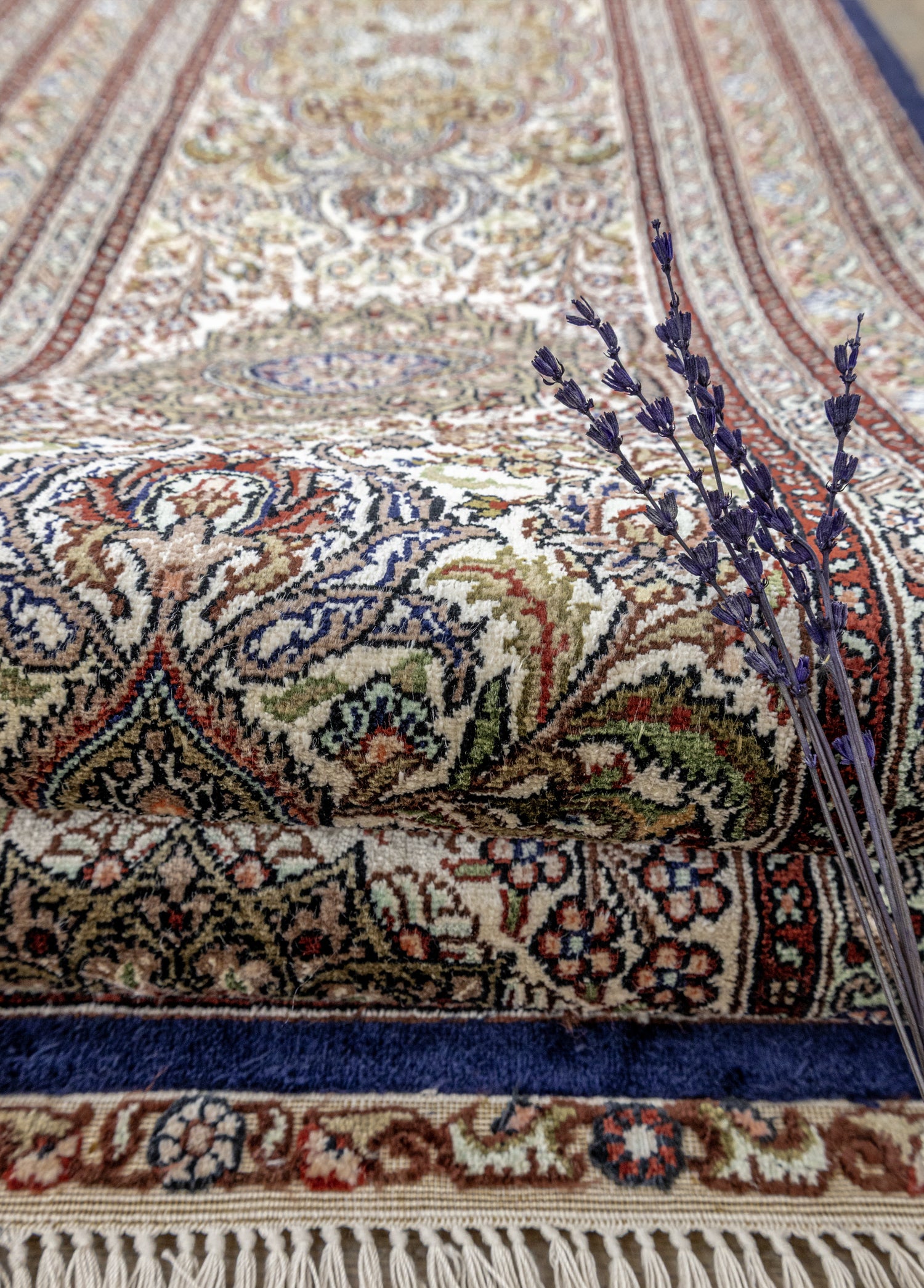 Varamin Madalyon Desenli İpek Halı 305x414 cm