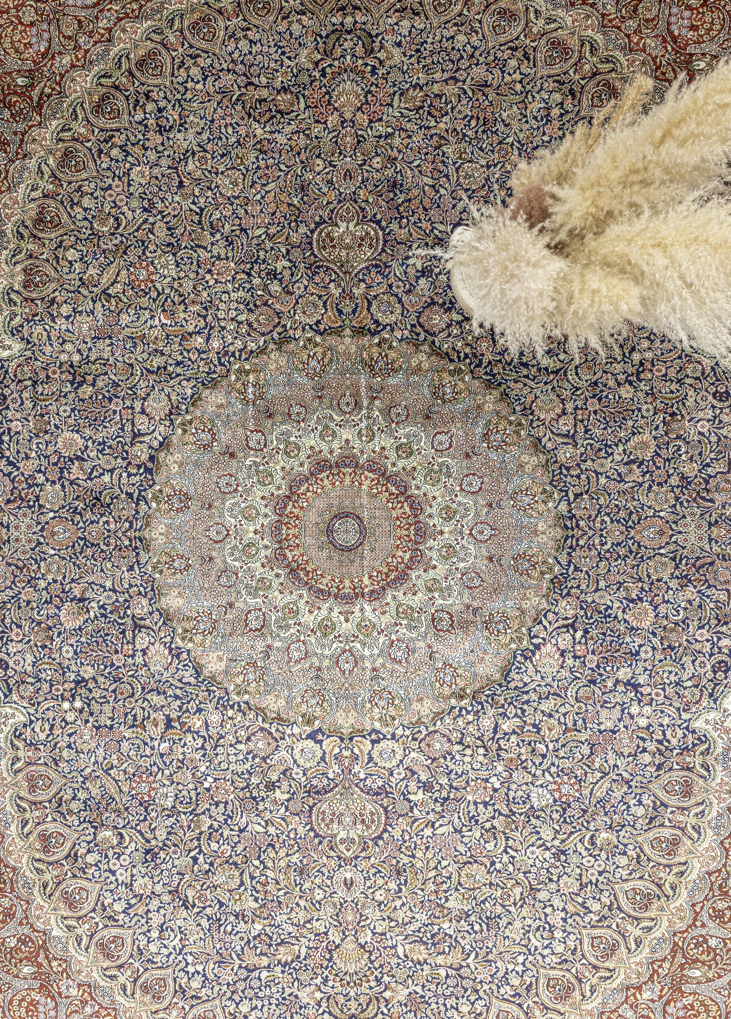 Varamin Madalyon Desenli İpek Halı 305x414 cm