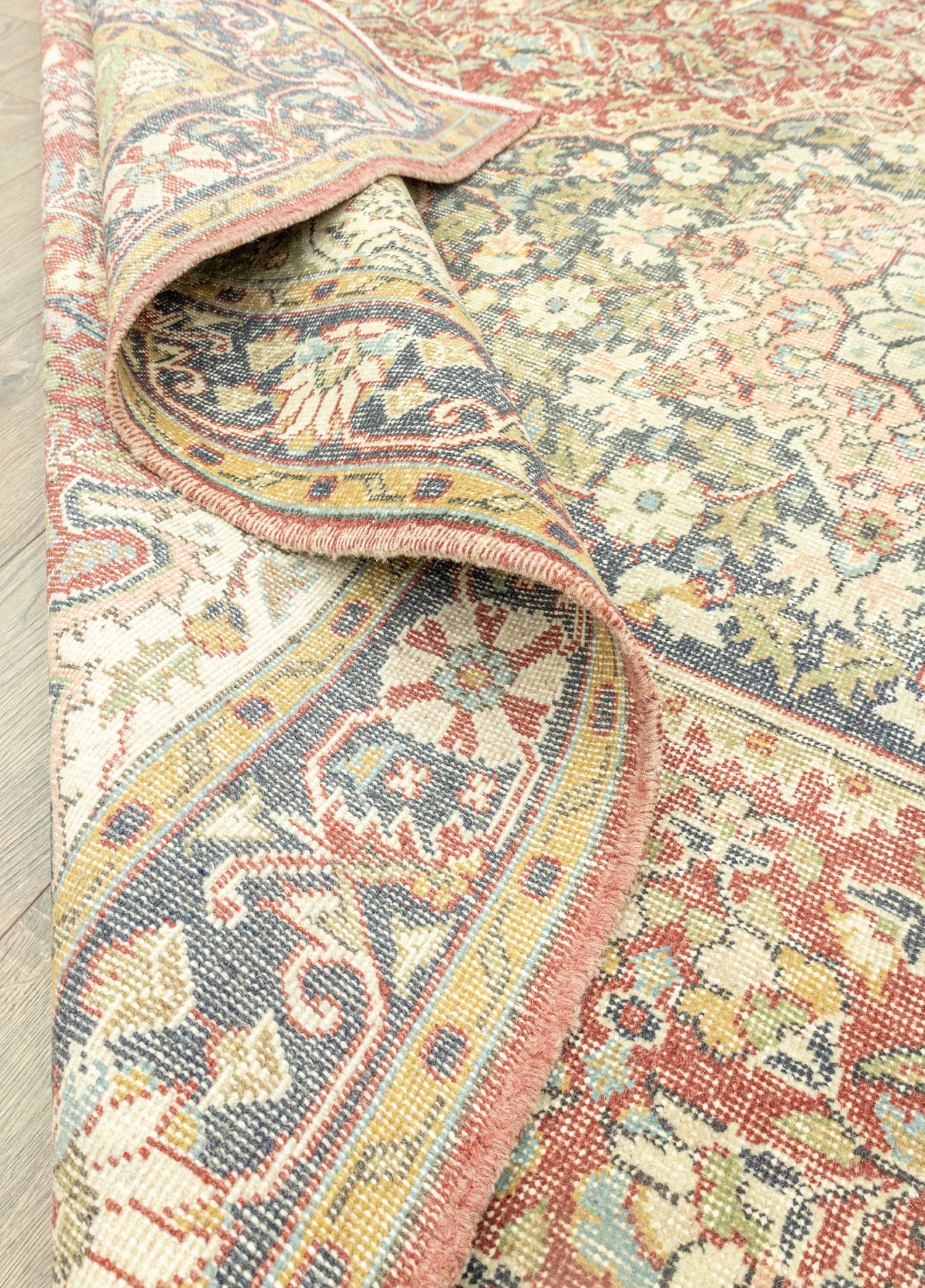Nevil Madalyon Tasarımlı Isparta Halısı 205x322 cm