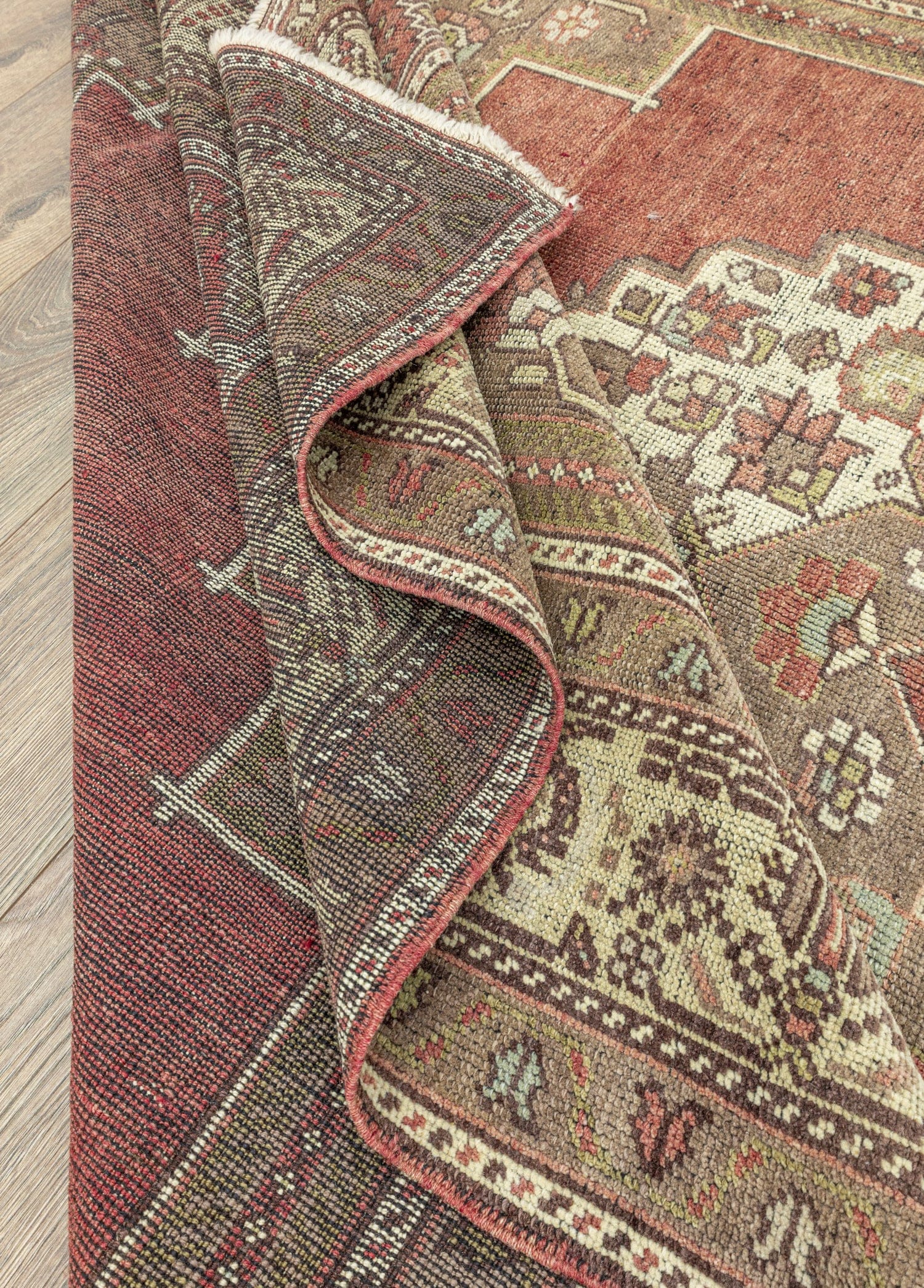 Sazak Hand-Woven Wool Taşpınar Rug 187x320 cm – Soho Antiq