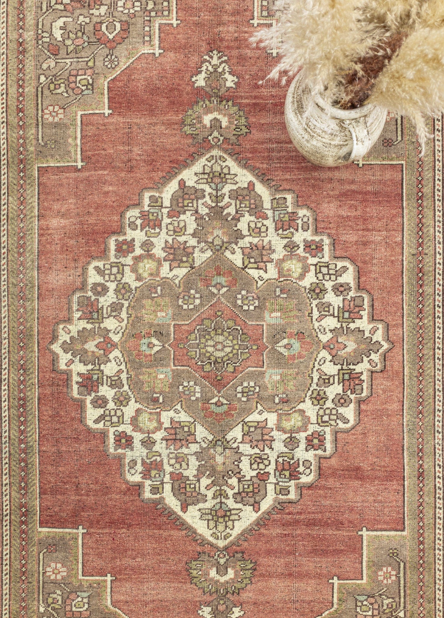 Sazak Hand-Woven Wool Taşpınar Rug 187x320 cm – Soho Antiq