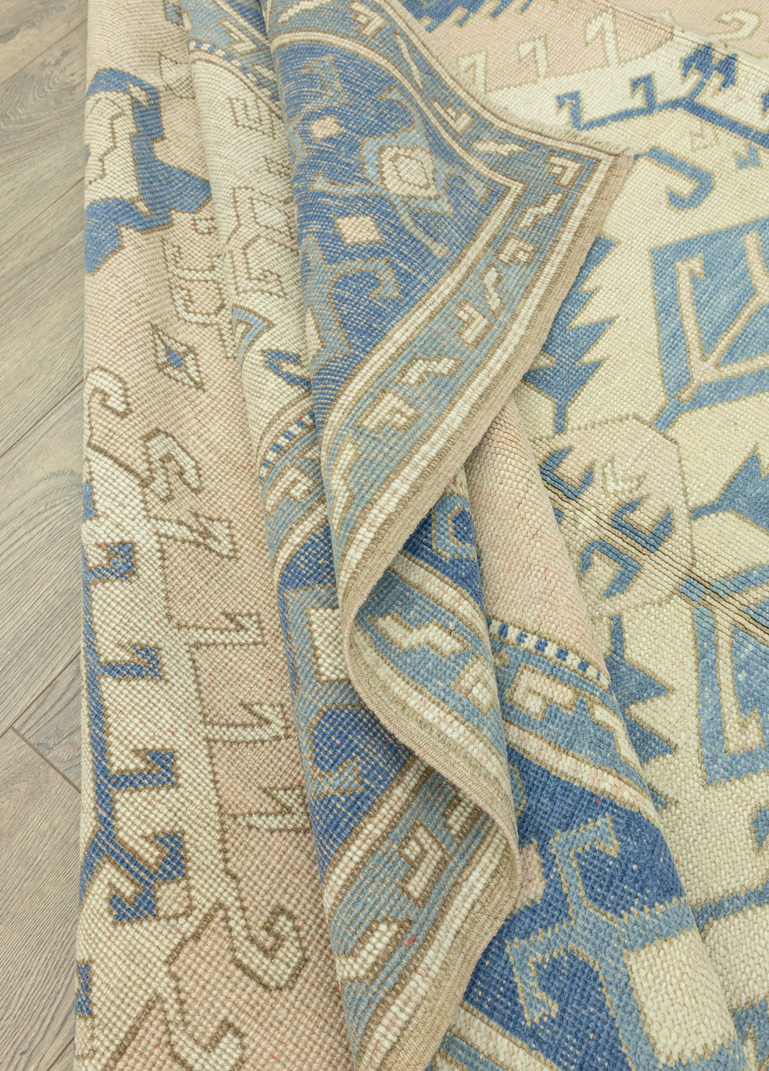 Elyra Rustik Tasarımlı Yün Halı 215x309 cm