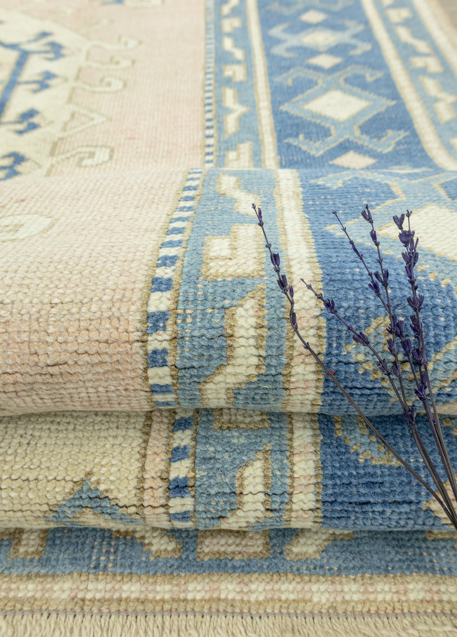 Elyra Rustik Tasarımlı Yün Halı 215x309 cm